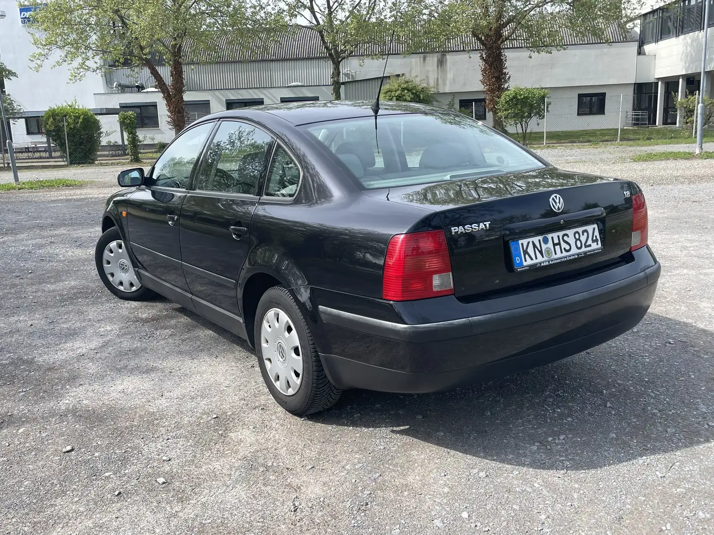 Volkswagen Passat - 2