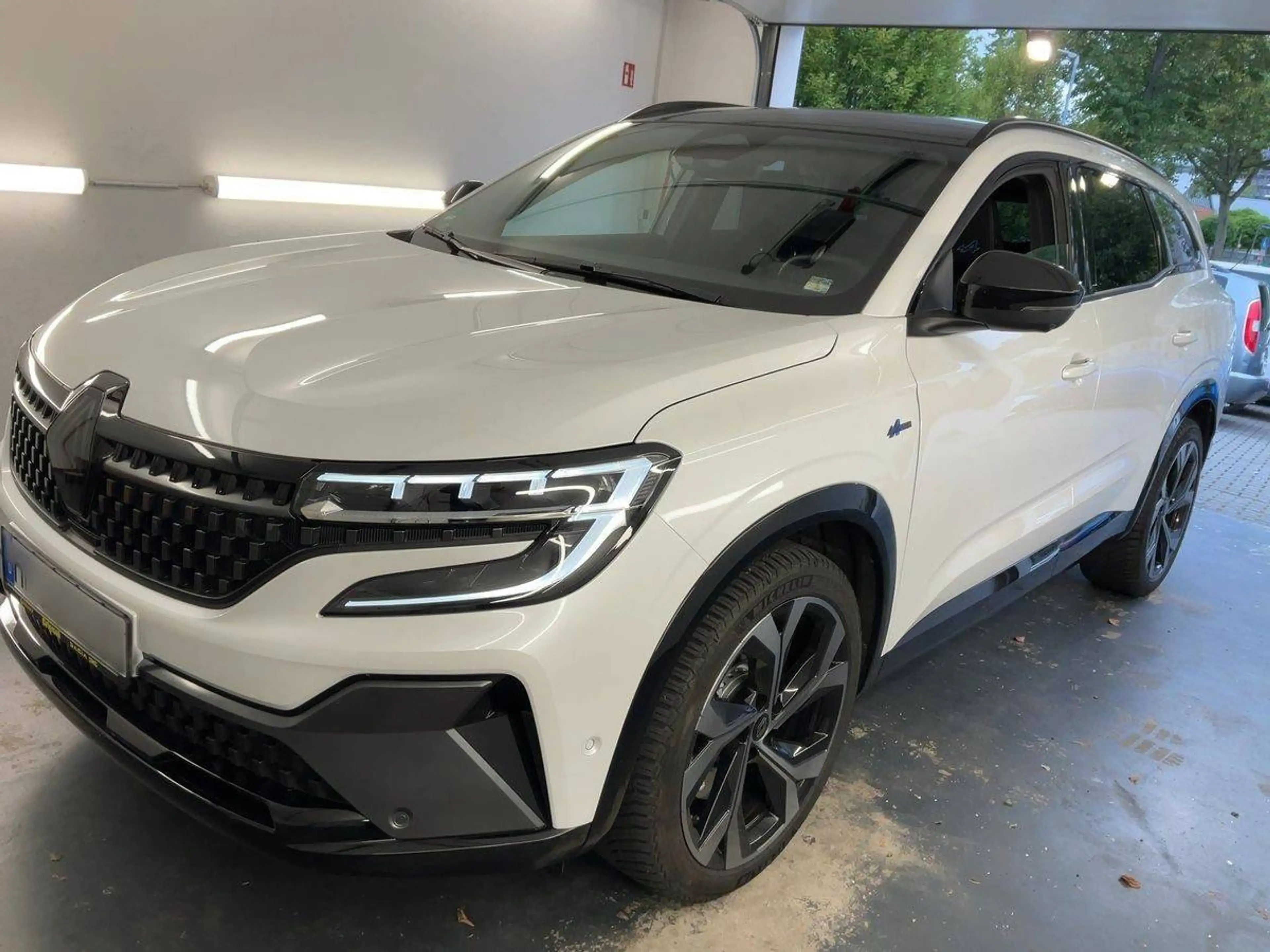 Renault Espace Esprit Alpine E-Tech Hybrid — photo 8