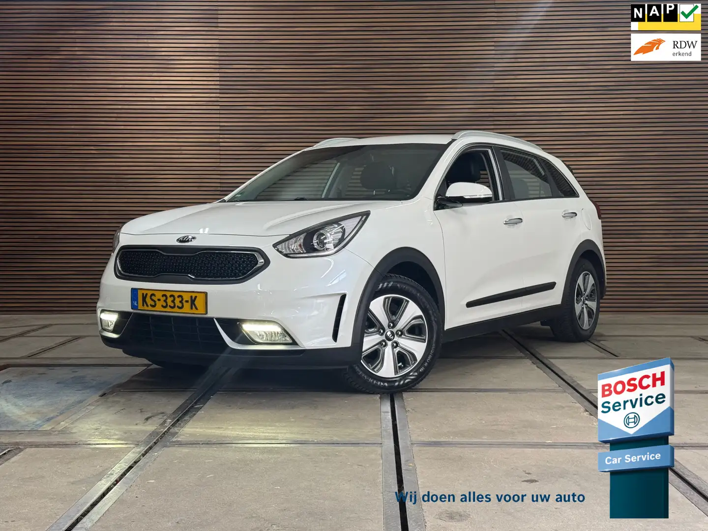 Kia Niro 1.6 GDi Hybrid First Edition | Half Leer | Navigat Білий - 1