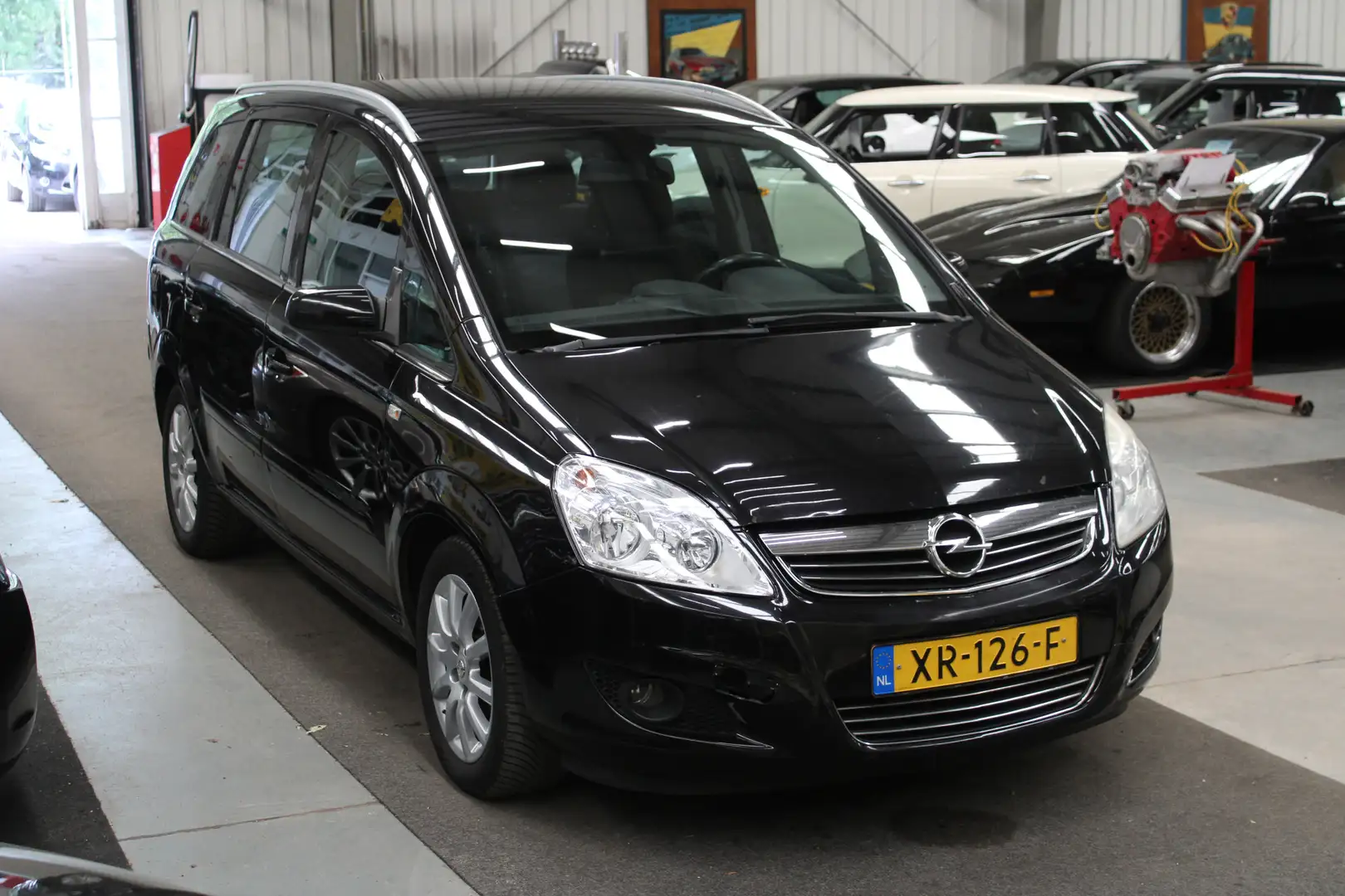 Opel Zafira 1.8 Edition 7 Persoons, Airco, Trekhaak, Isofix, S Zwart - 2