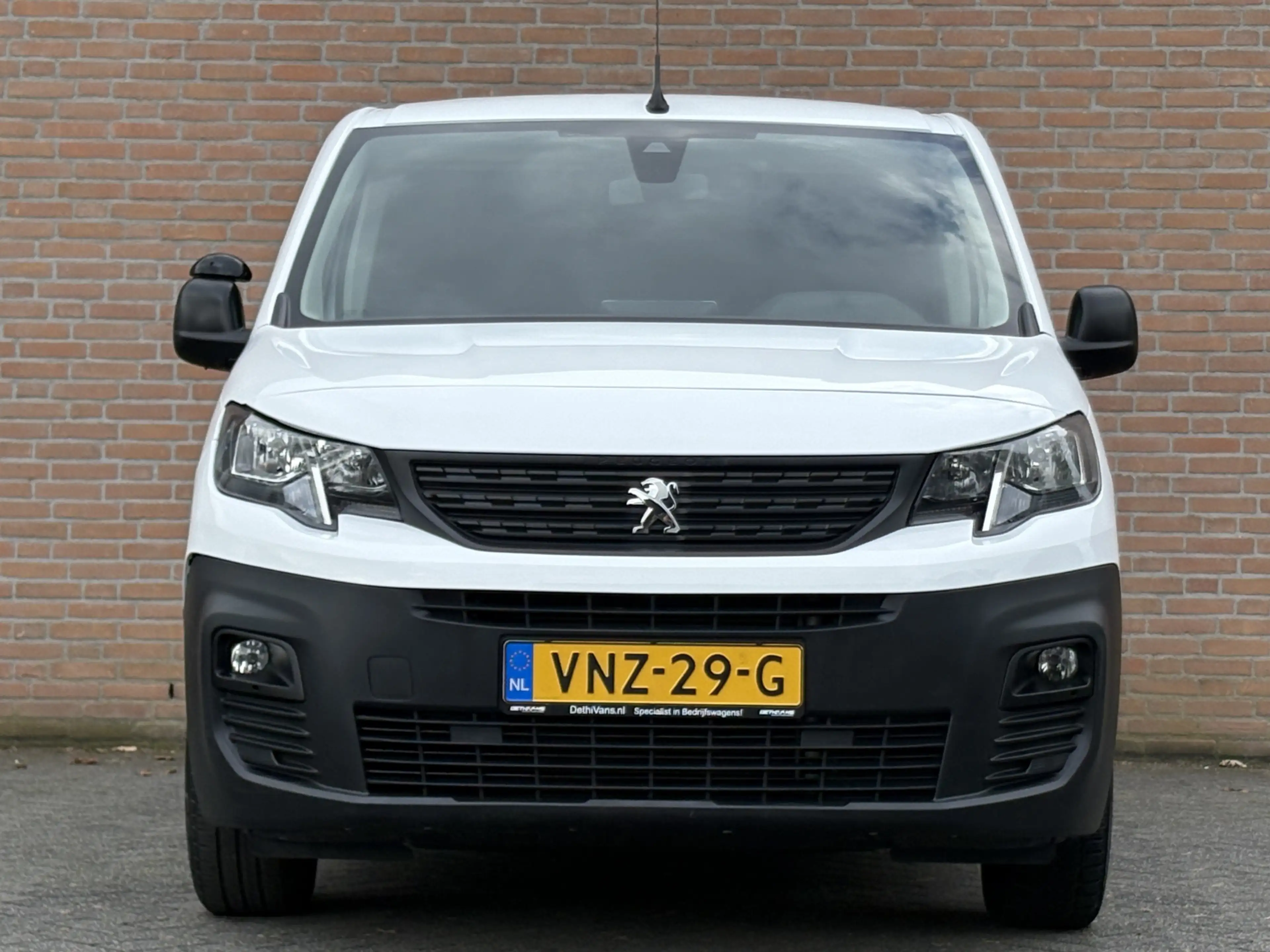 Peugeot Partner 1.2 PureTech Premium / Carplay / Navigatie — photo 22