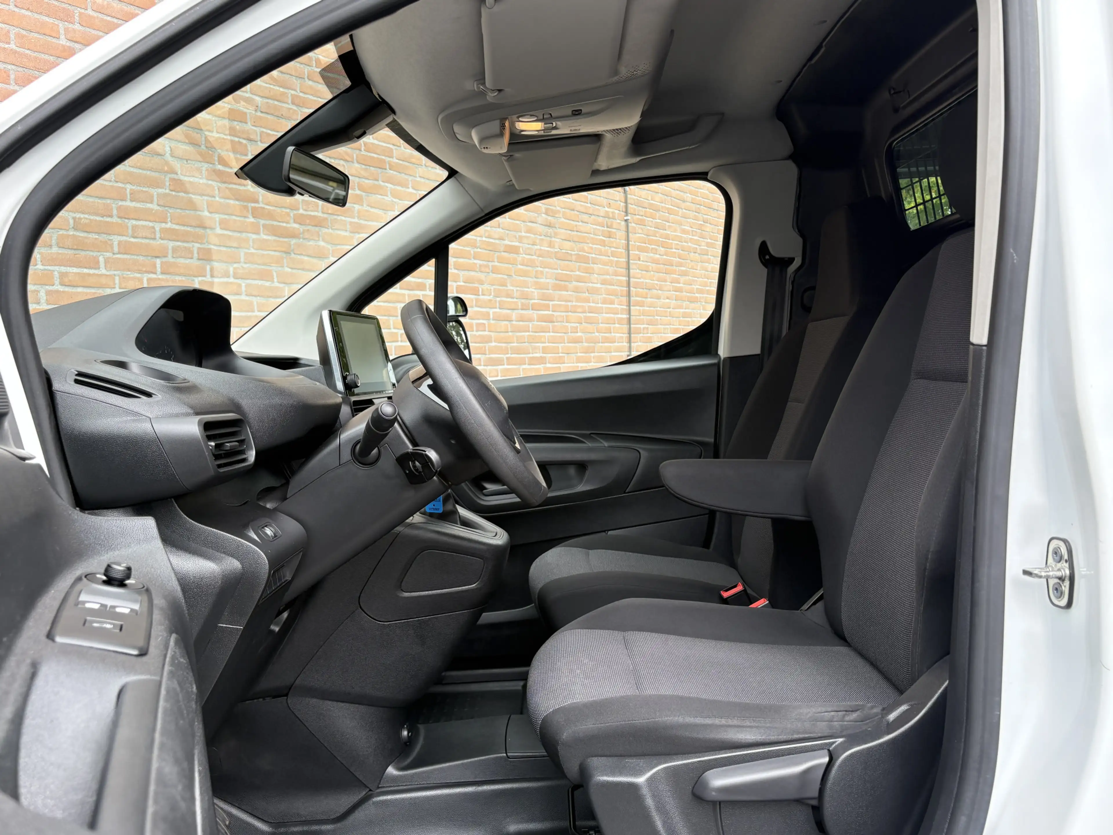 Peugeot Partner 1.2 PureTech Premium / Carplay / Navigatie — photo 5