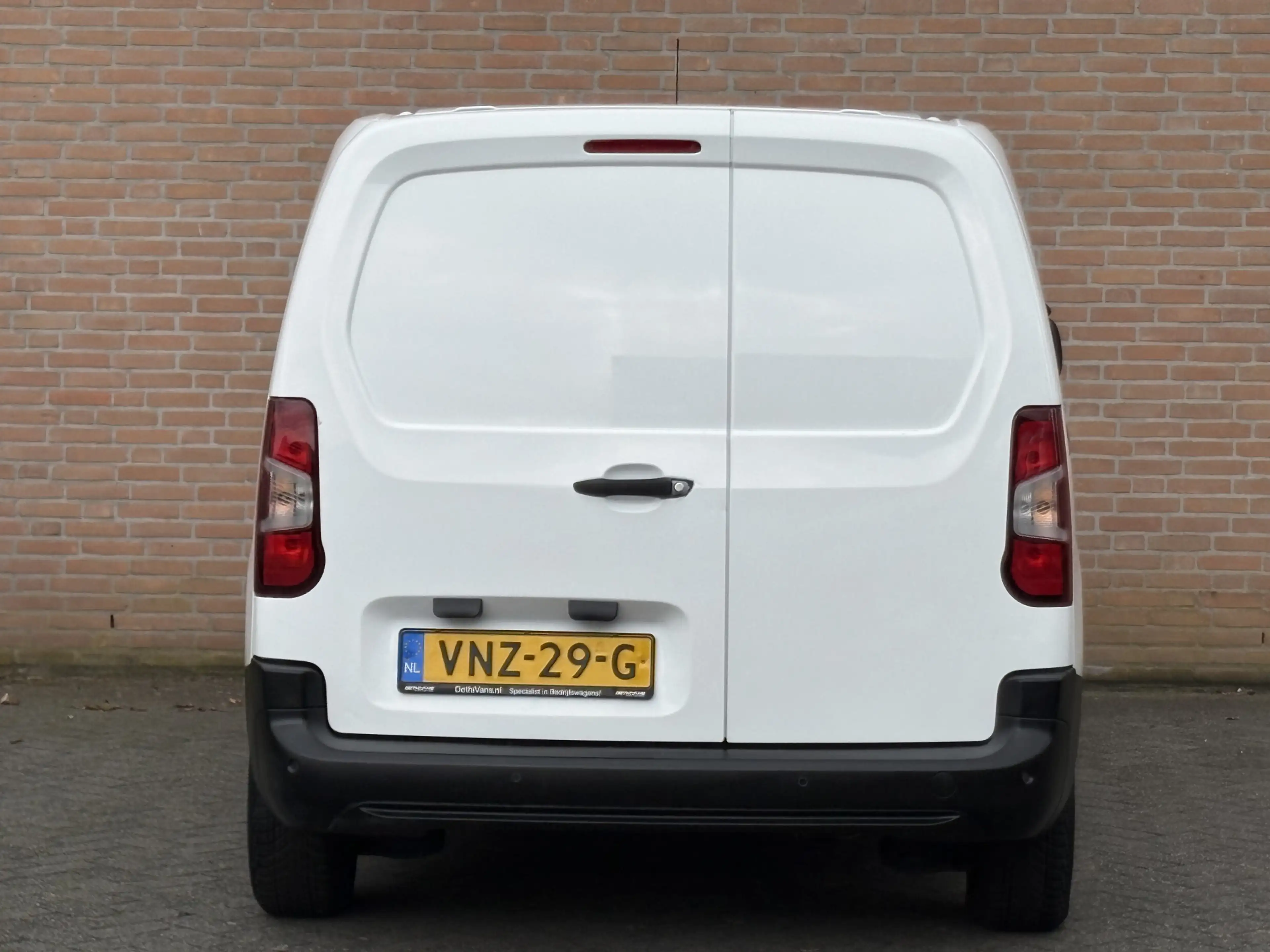 Peugeot Partner 1.2 PureTech Premium / Carplay / Navigatie — photo 21