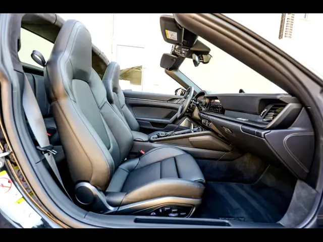 Porsche 911 view 14