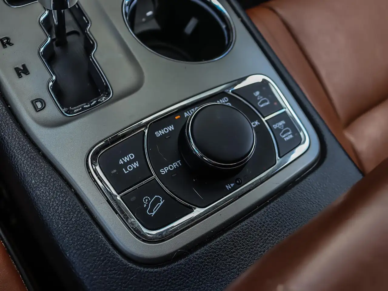 Jeep Grand Cherokee снимка Jeep Grand Cherokee