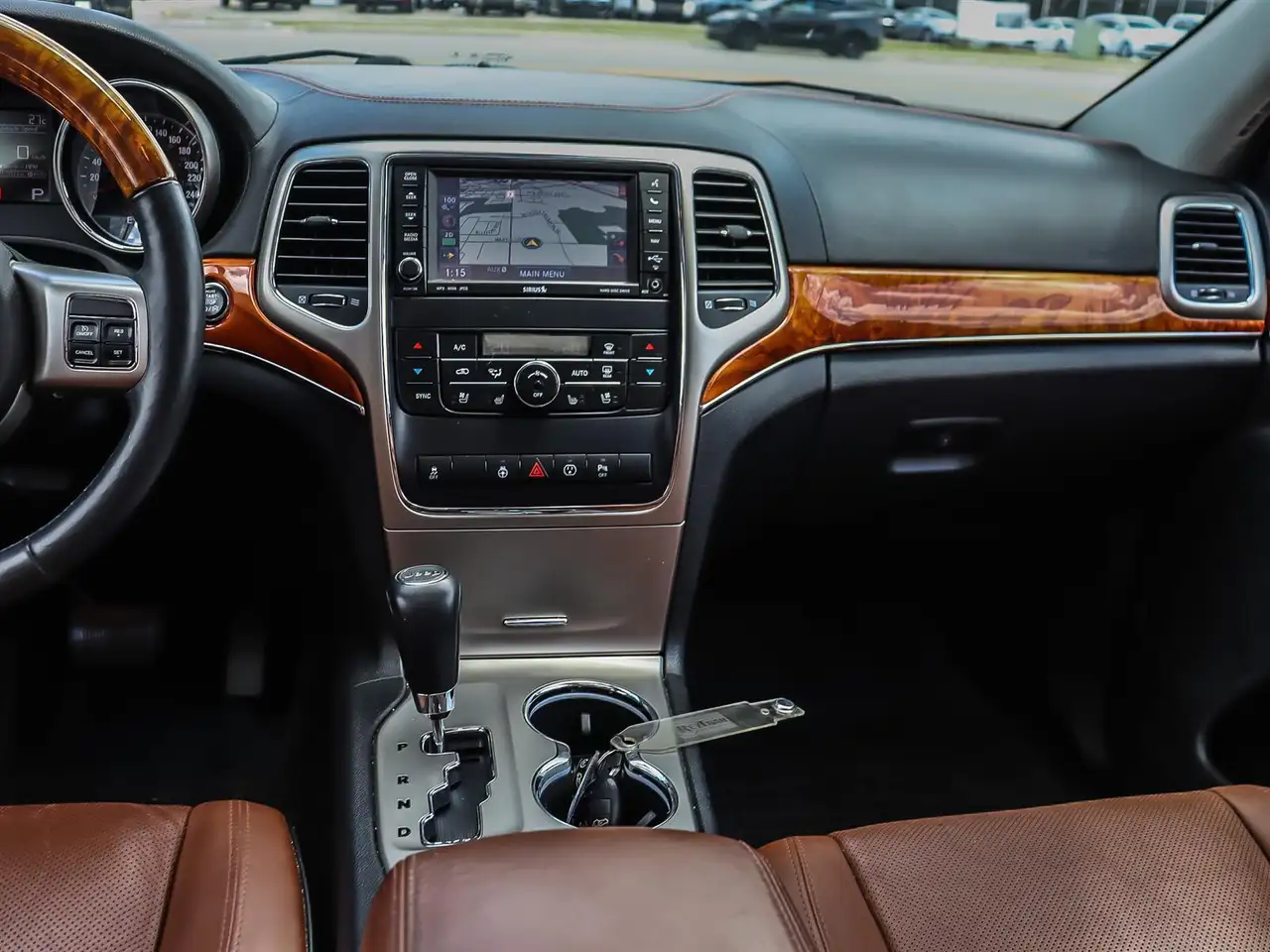 Jeep Grand Cherokee снимка Jeep Grand Cherokee