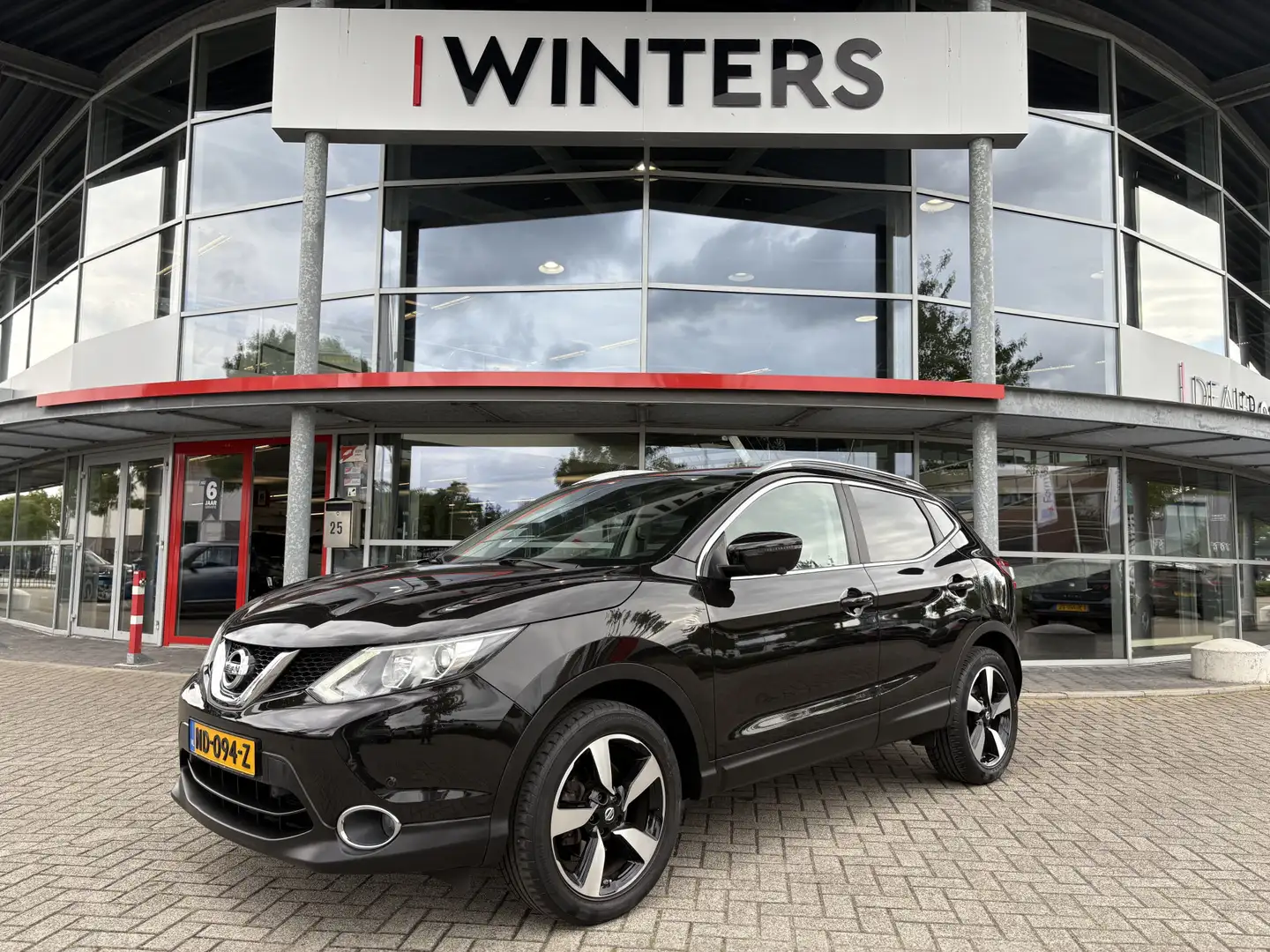 Nissan Qashqai 1.2 N-Connecta | Trekhaak |  Navigatie | 360° Came Negro - 1