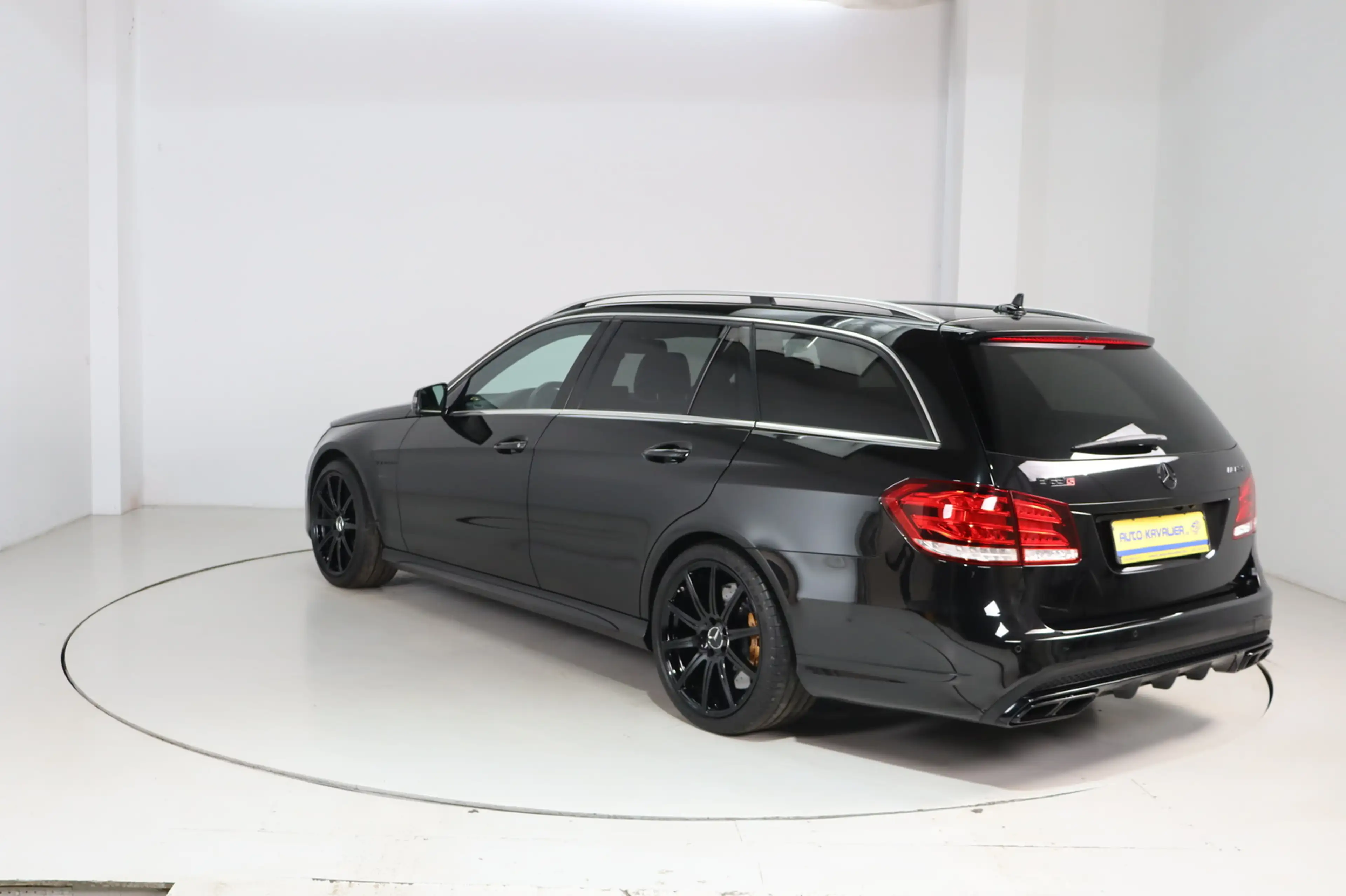 Mercedes-Benz E 63 AMG E S 4MATIC * Keramik * LED * Nappa Leder Avantgard — photo 8