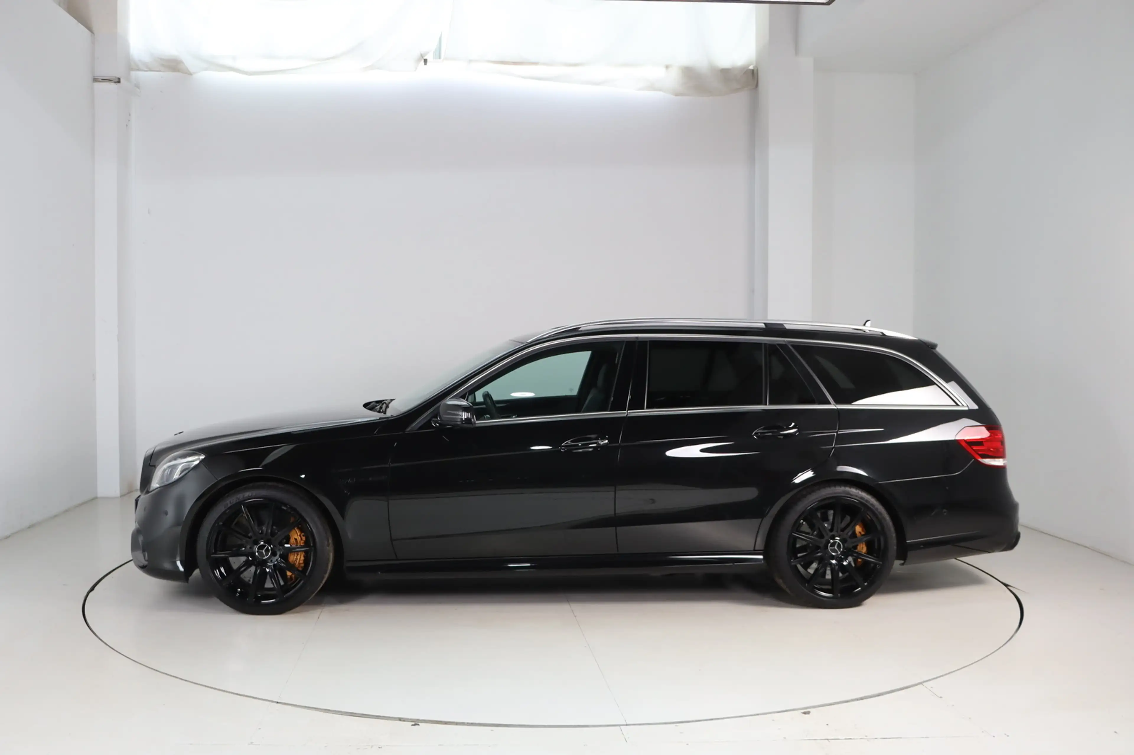Mercedes-Benz E 63 AMG E S 4MATIC * Keramik * LED * Nappa Leder Avantgard — photo 9
