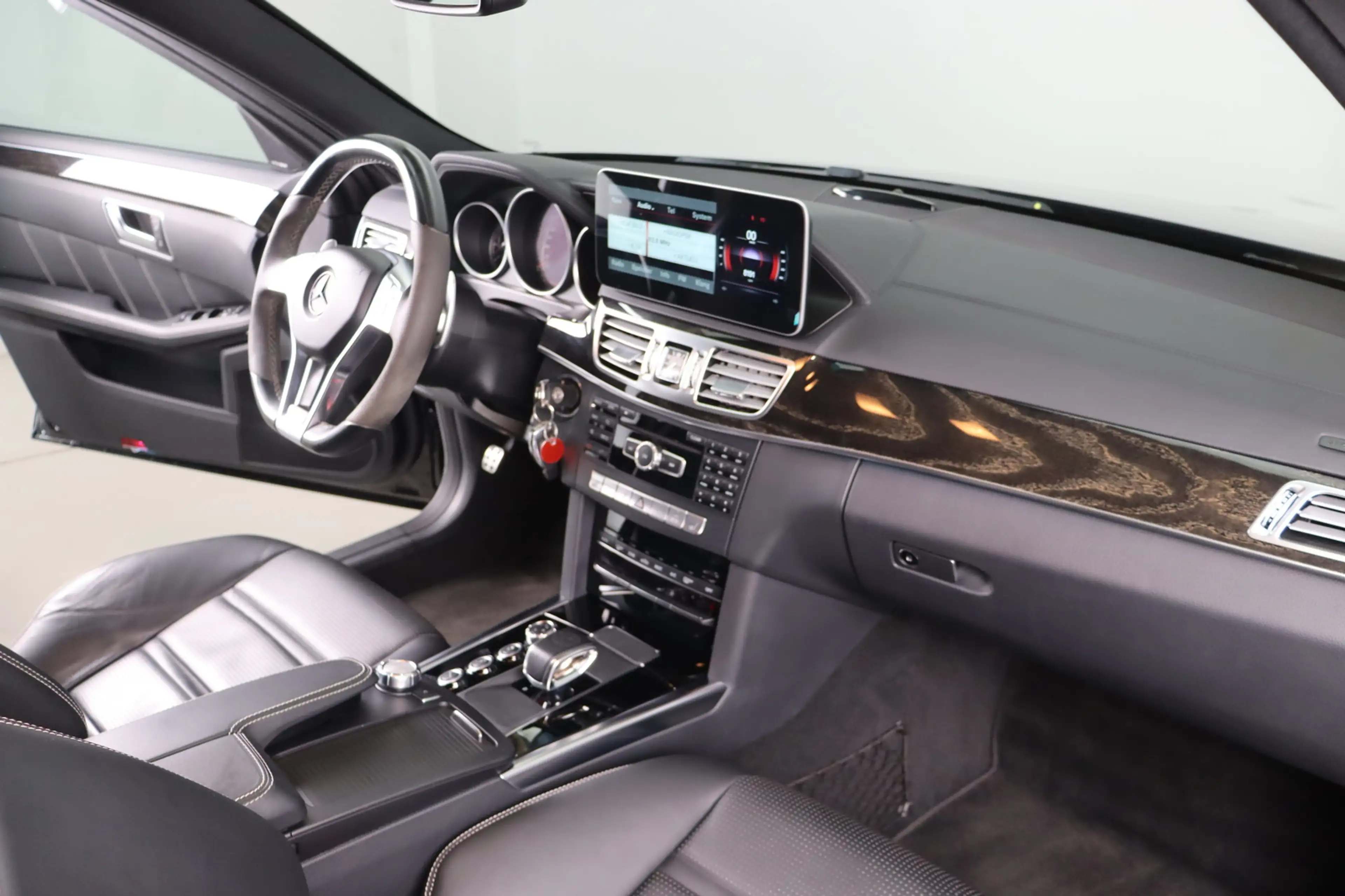 Mercedes-Benz E 63 AMG E S 4MATIC * Keramik * LED * Nappa Leder Avantgard — photo 14