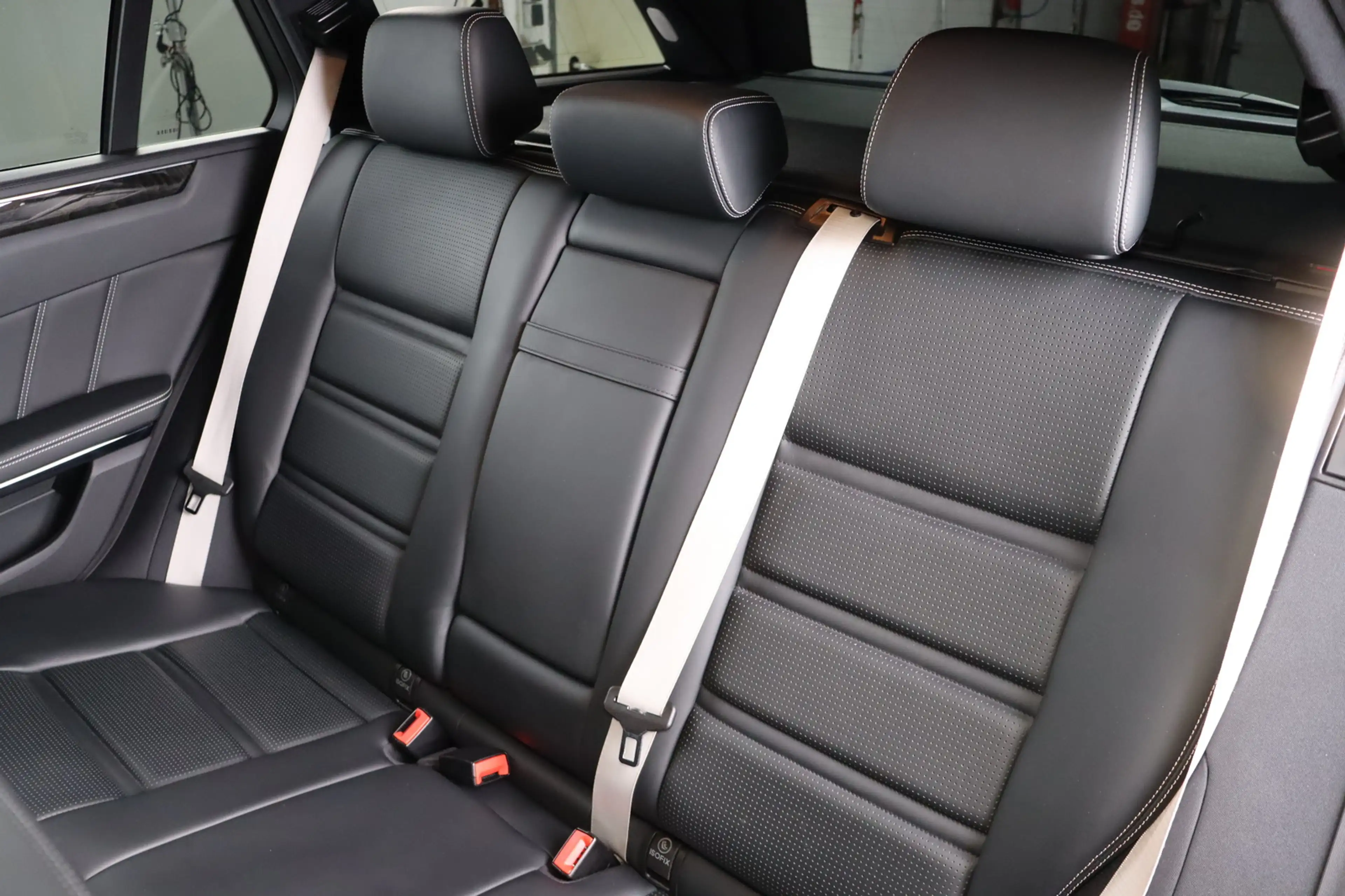 Mercedes-Benz E 63 AMG E S 4MATIC * Keramik * LED * Nappa Leder Avantgard — photo 12