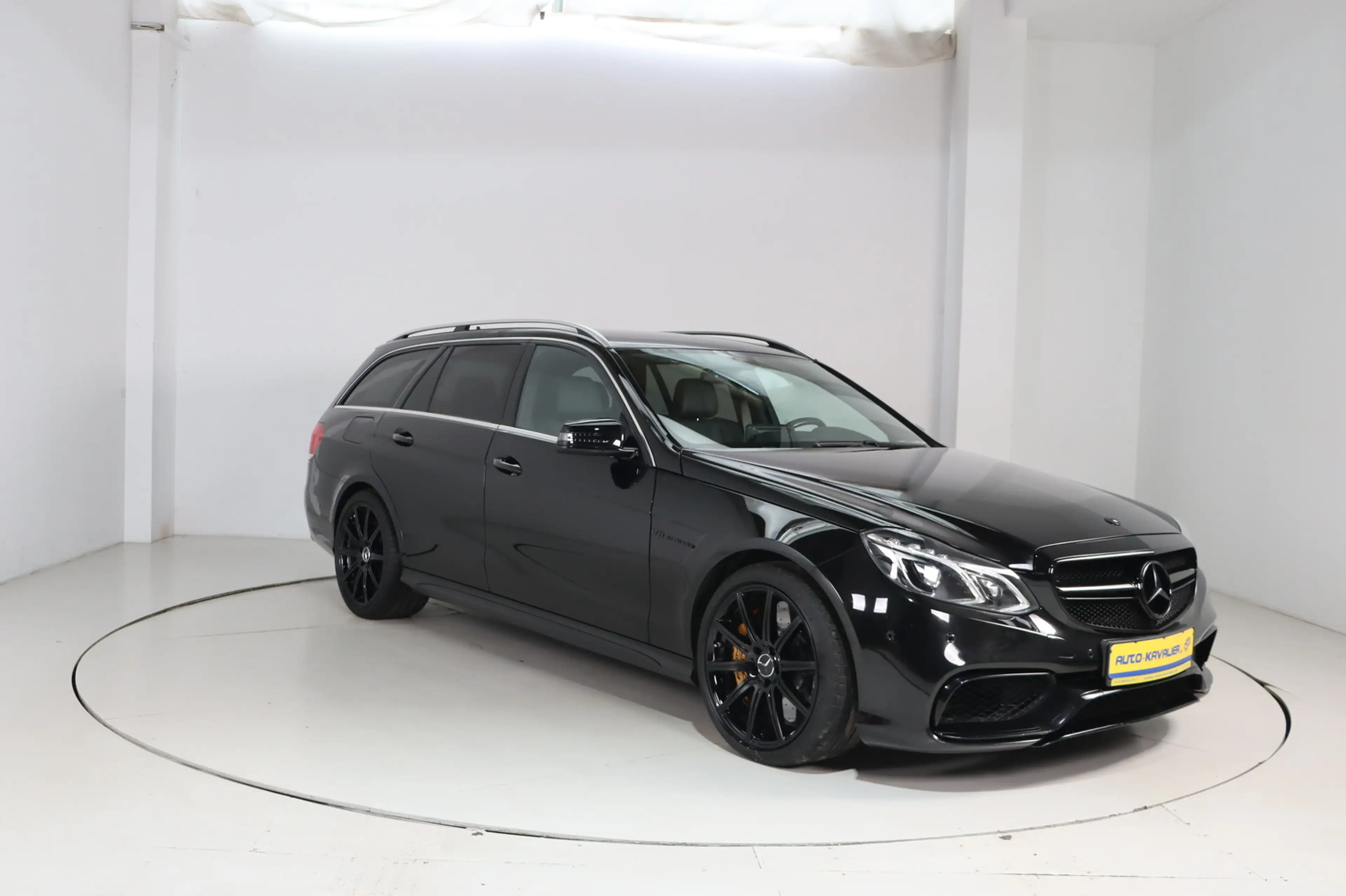 Mercedes-Benz E 63 AMG E S 4MATIC * Keramik * LED * Nappa Leder Avantgard — photo 3