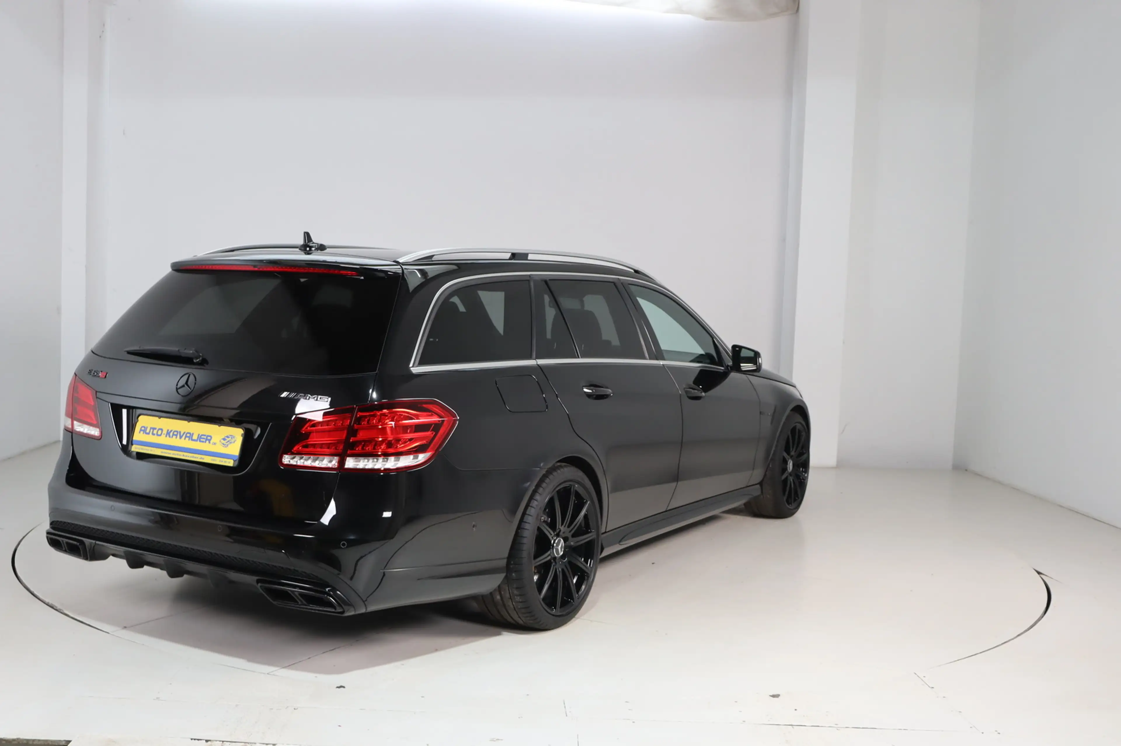 Mercedes-Benz E 63 AMG E S 4MATIC * Keramik * LED * Nappa Leder Avantgard — photo 5
