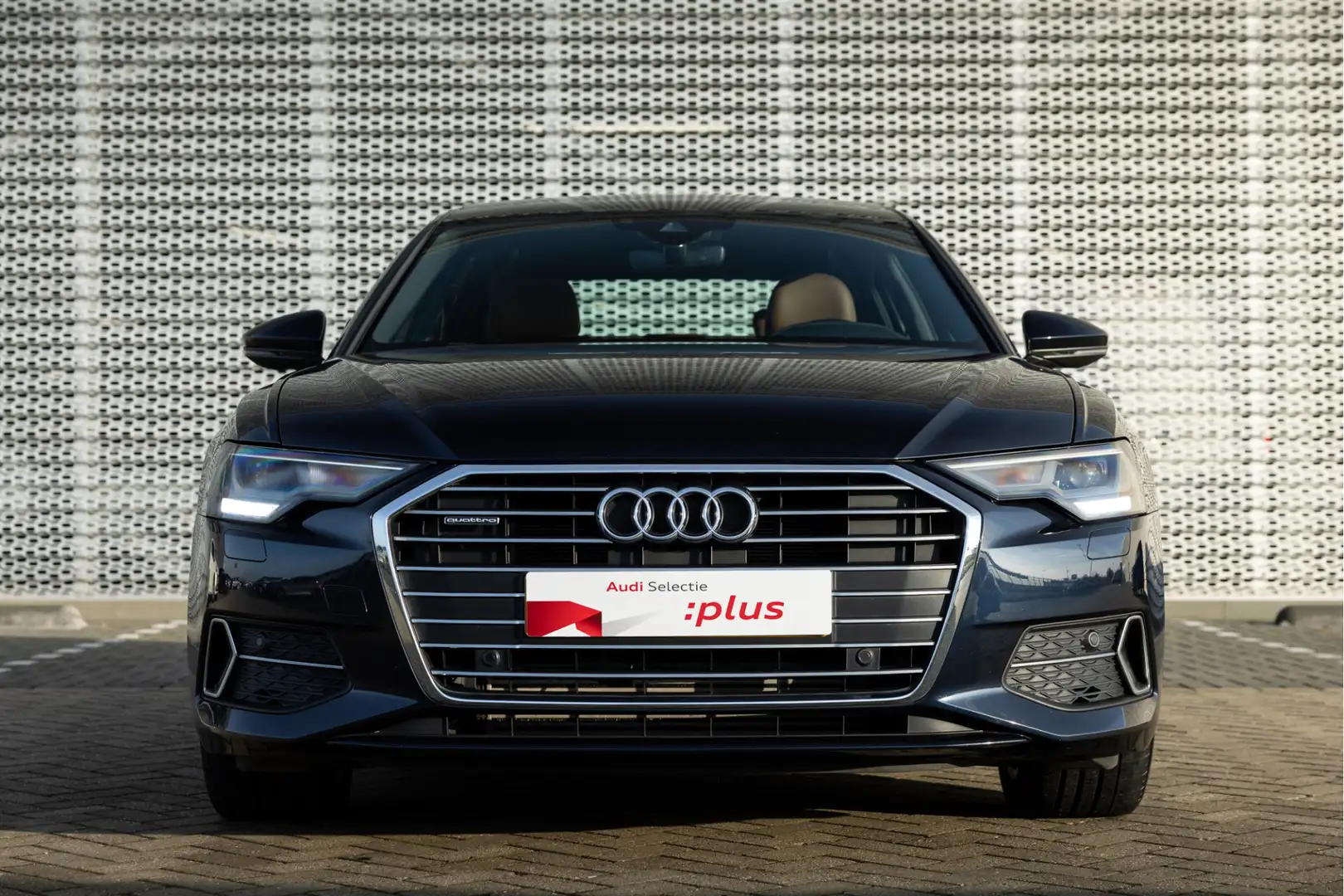 Audi A6 Limousine 50 TFSI e 299PK quattro Business edition Bleu - 2