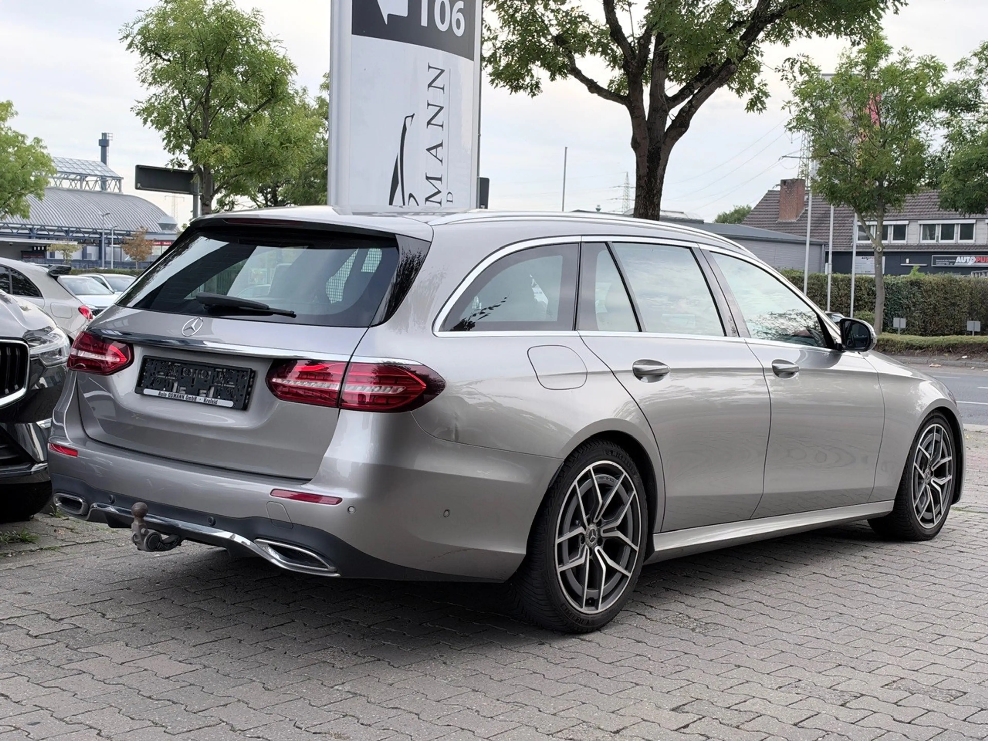 Mercedes-Benz E 220 d T 9G-TRONIC AMG Line | RFK | AHK | LED — photo 3