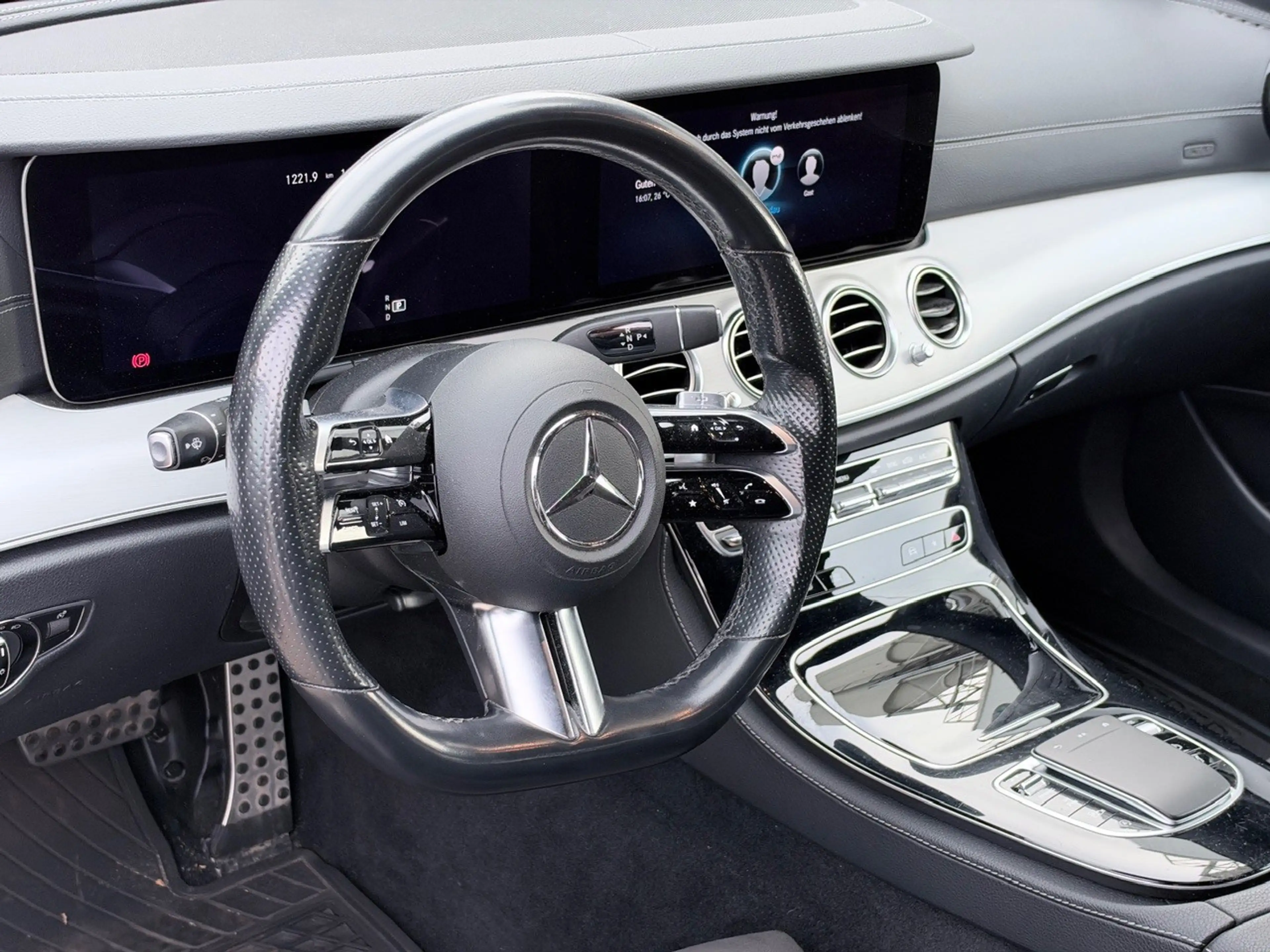 Mercedes-Benz E 220 d T 9G-TRONIC AMG Line | RFK | AHK | LED — photo 8