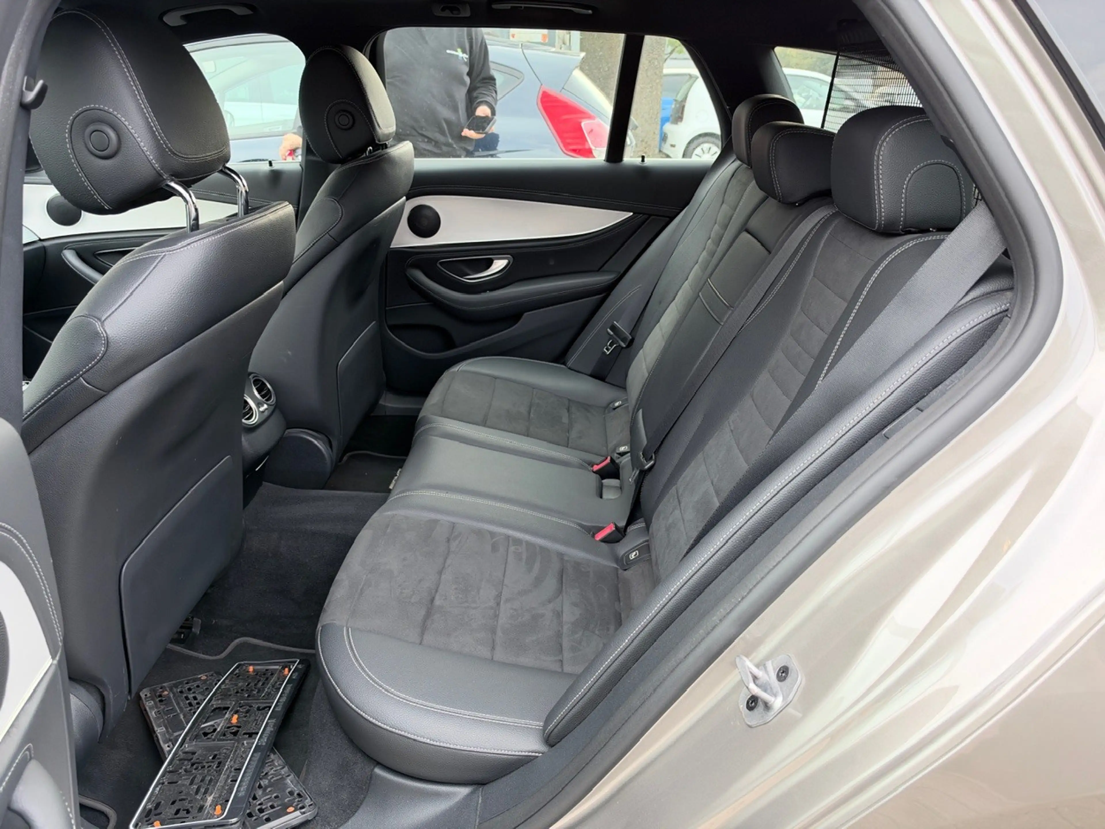 Mercedes-Benz E 220 d T 9G-TRONIC AMG Line | RFK | AHK | LED — photo 6