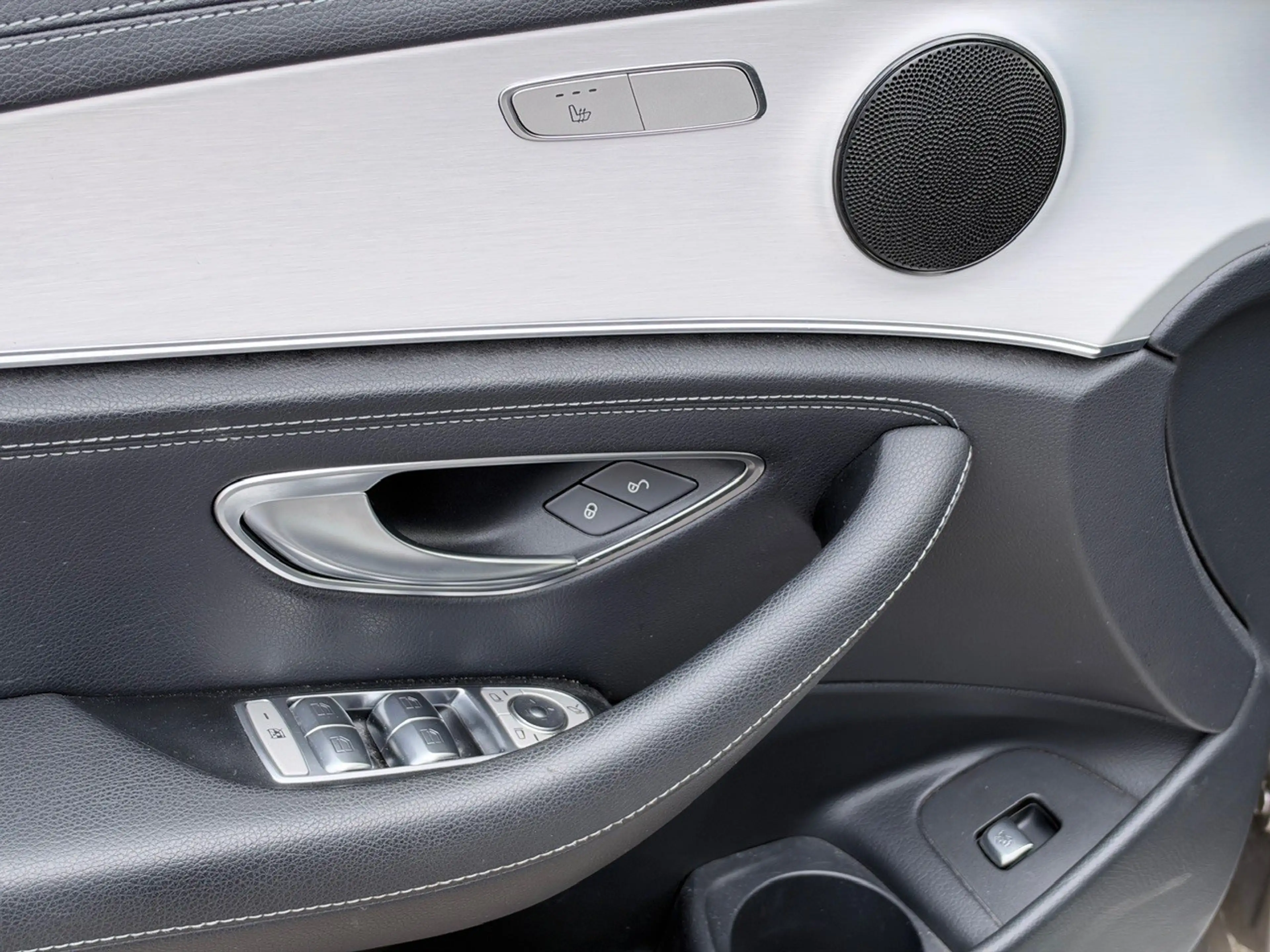 Mercedes-Benz E 220 d T 9G-TRONIC AMG Line | RFK | AHK | LED — photo 14