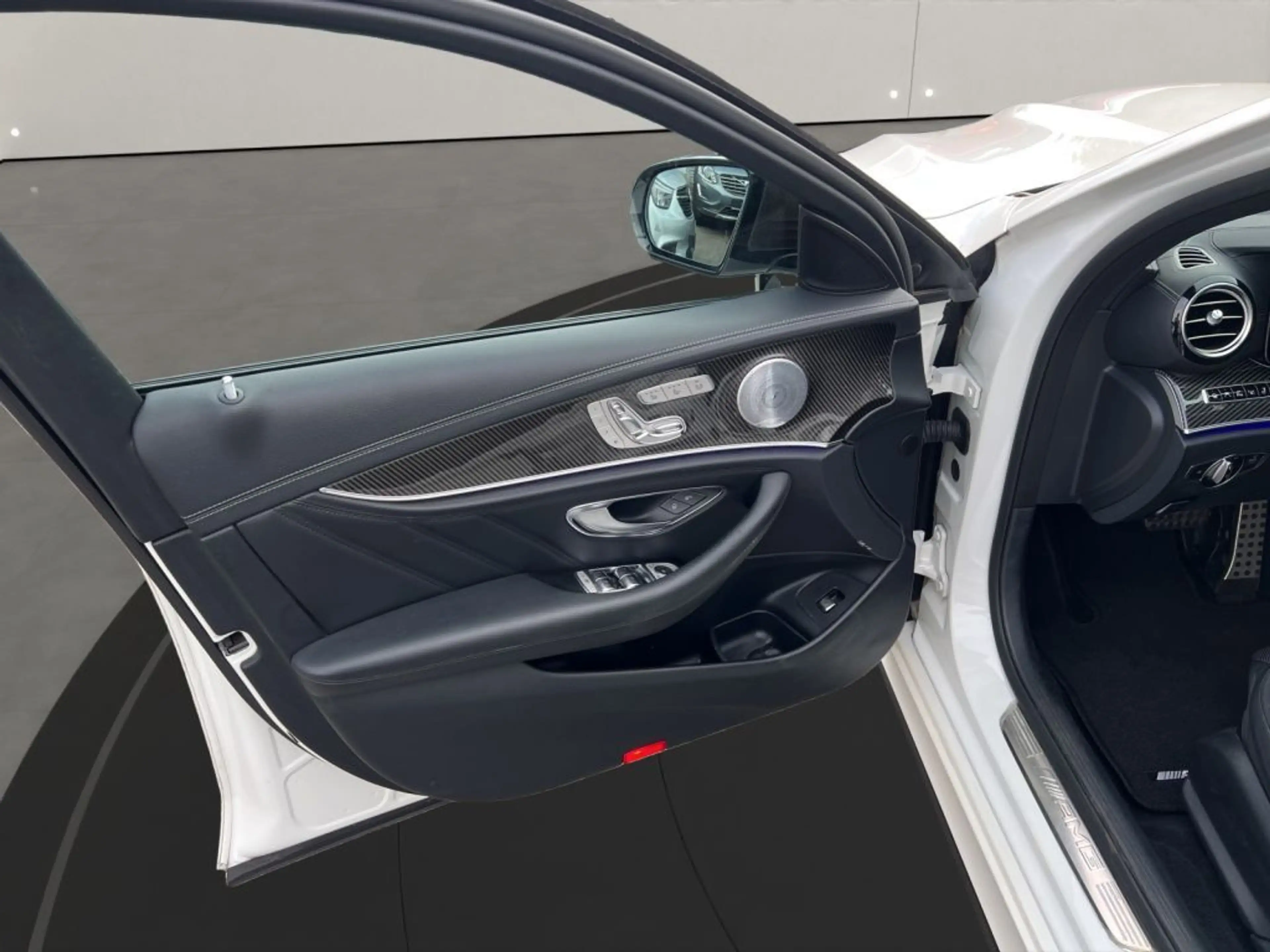 Mercedes-Benz E 63 AMG AMG E 63 4MATIC+ T 9G-TRONIC+CARBON+FAHRASS+PANO — photo 10