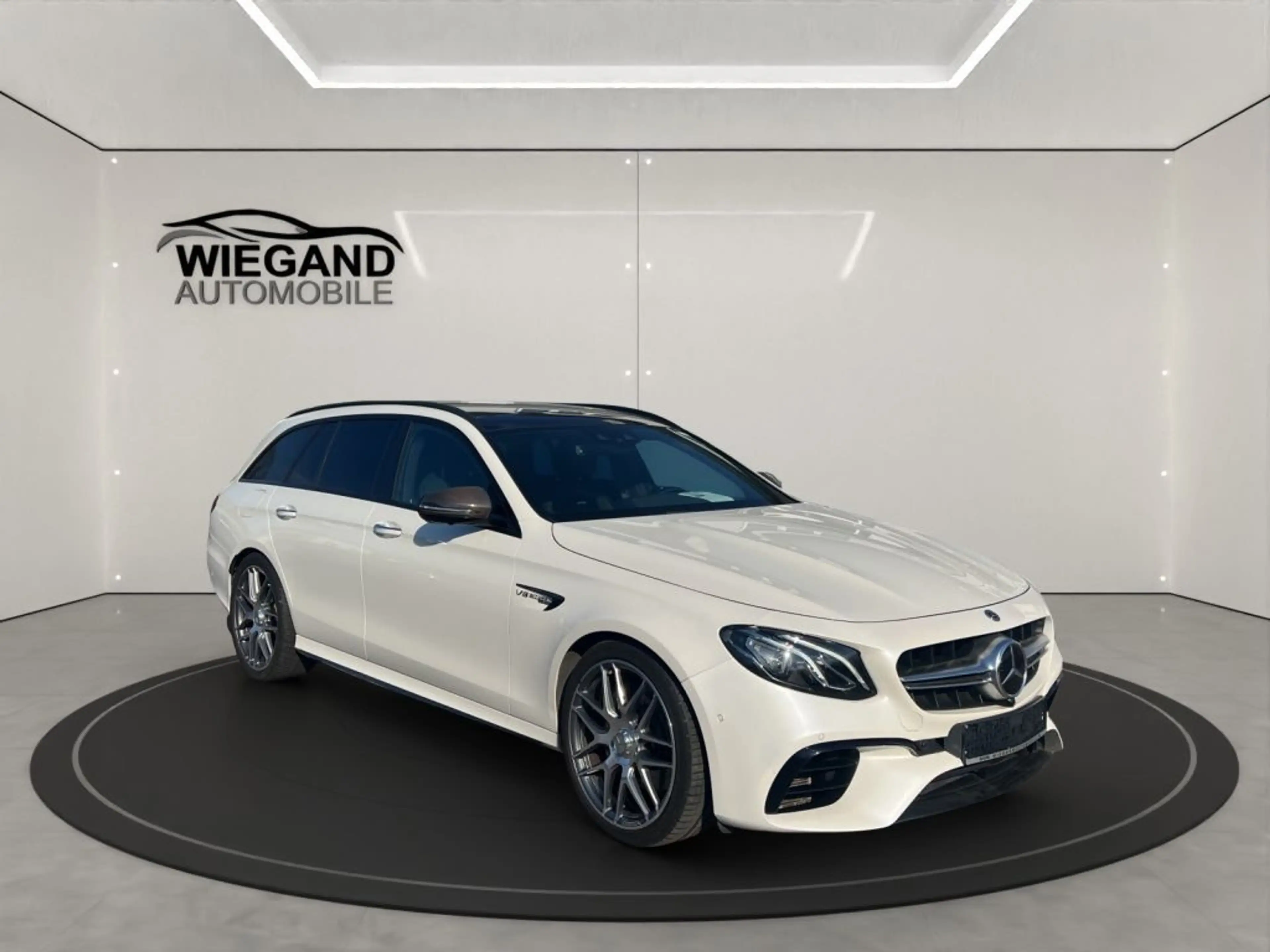 Mercedes-Benz E 63 AMG AMG E 63 4MATIC+ T 9G-TRONIC+CARBON+FAHRASS+PANO — photo 7