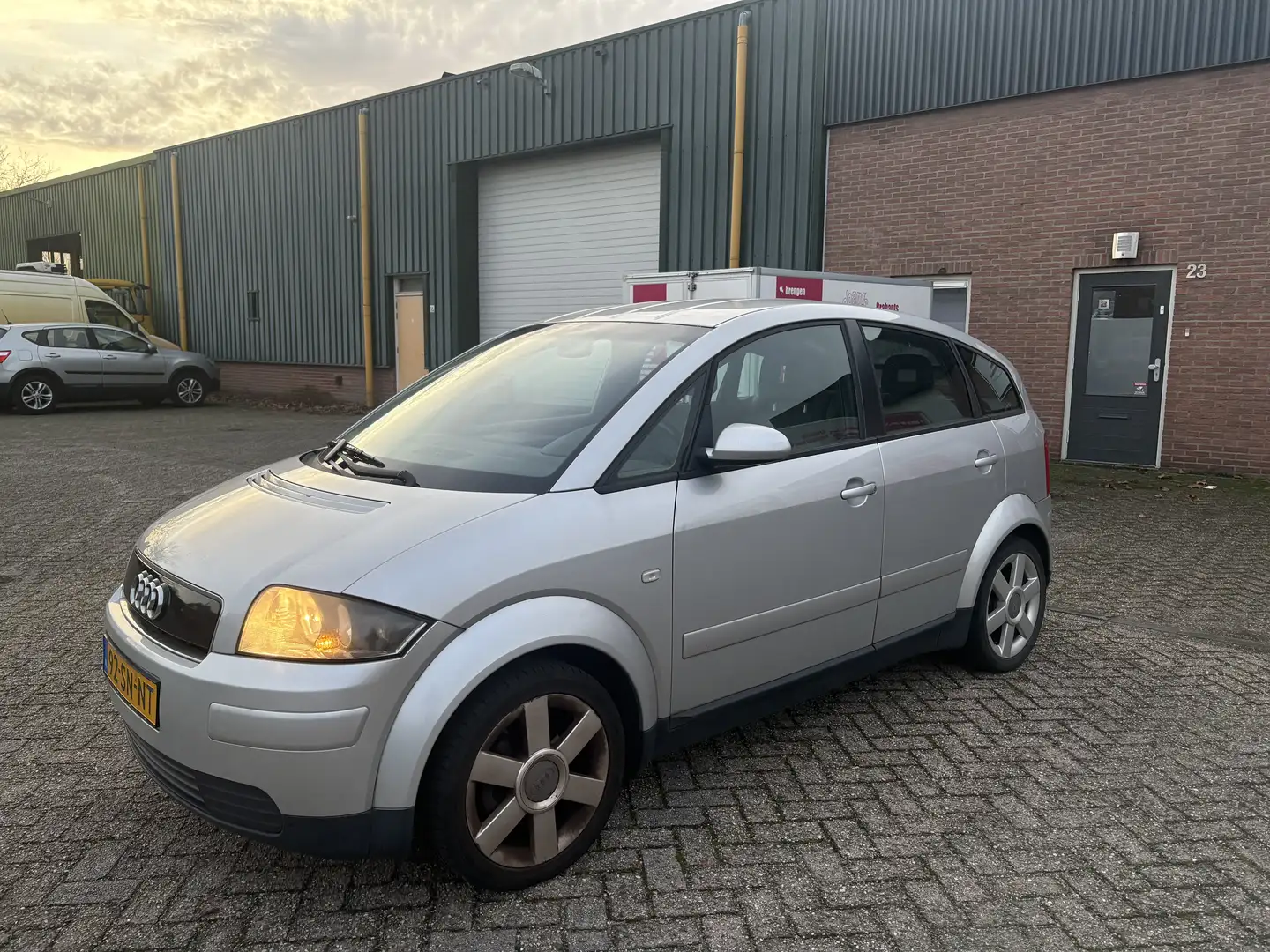Audi A2 1.4 benzine / Airco/ full option Grijs - 2