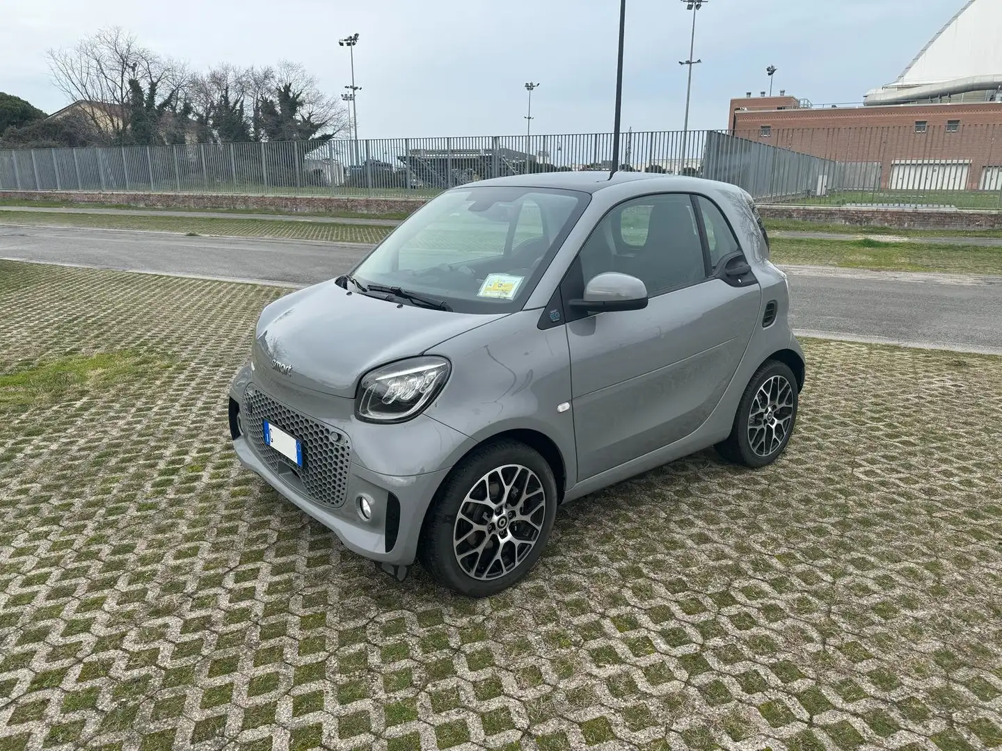 smart forTwo Fortwo eq racingrey 4,6kW Gris - 1