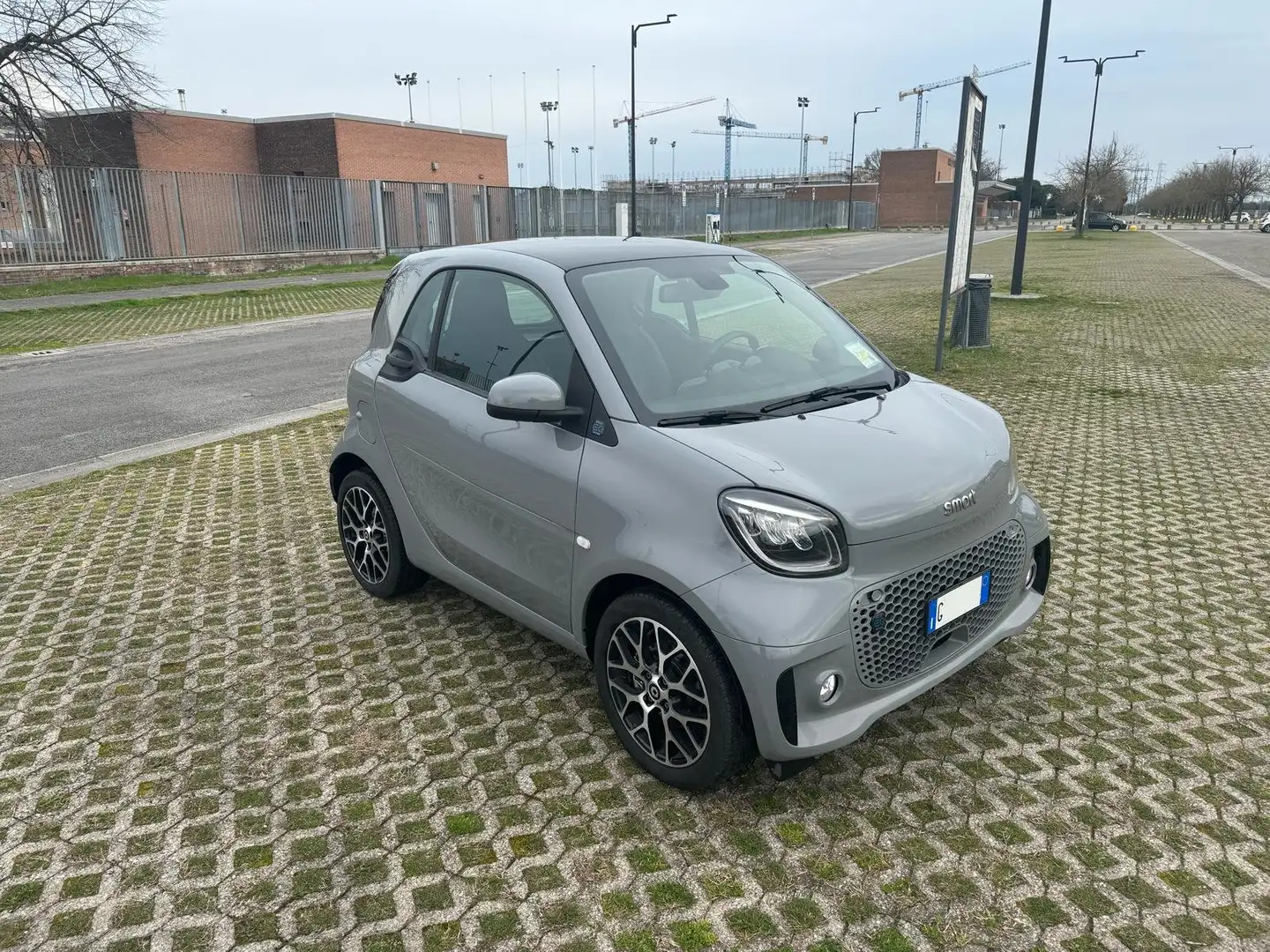 smart forTwo Fortwo eq racingrey 4,6kW Gris - 2