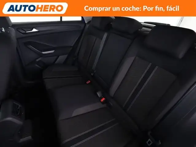 Volkswagen T-Roc view 15