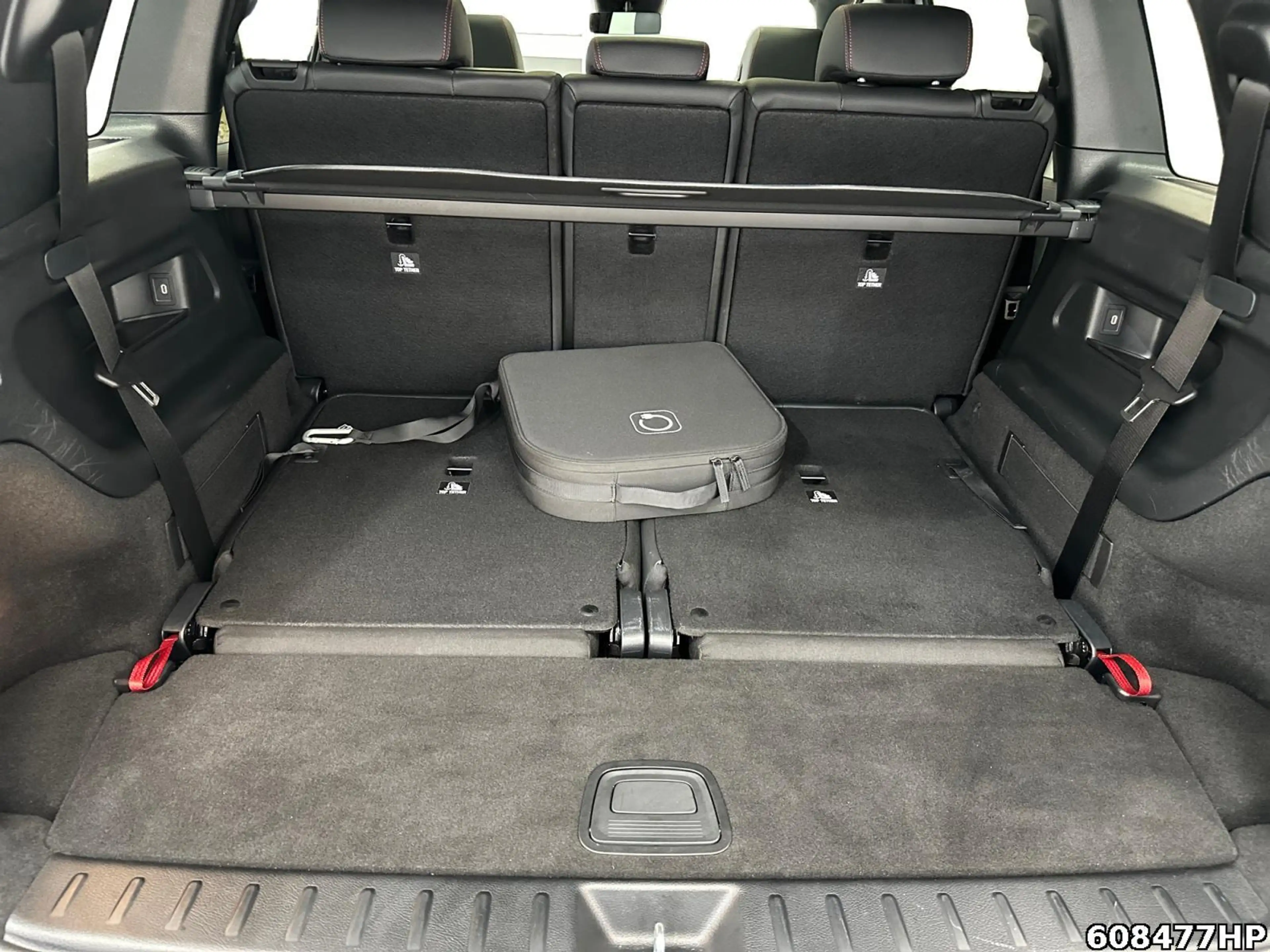 Mercedes-Benz EQB 300 4M AMG  Night Distronic Burmester Pano — photo 6