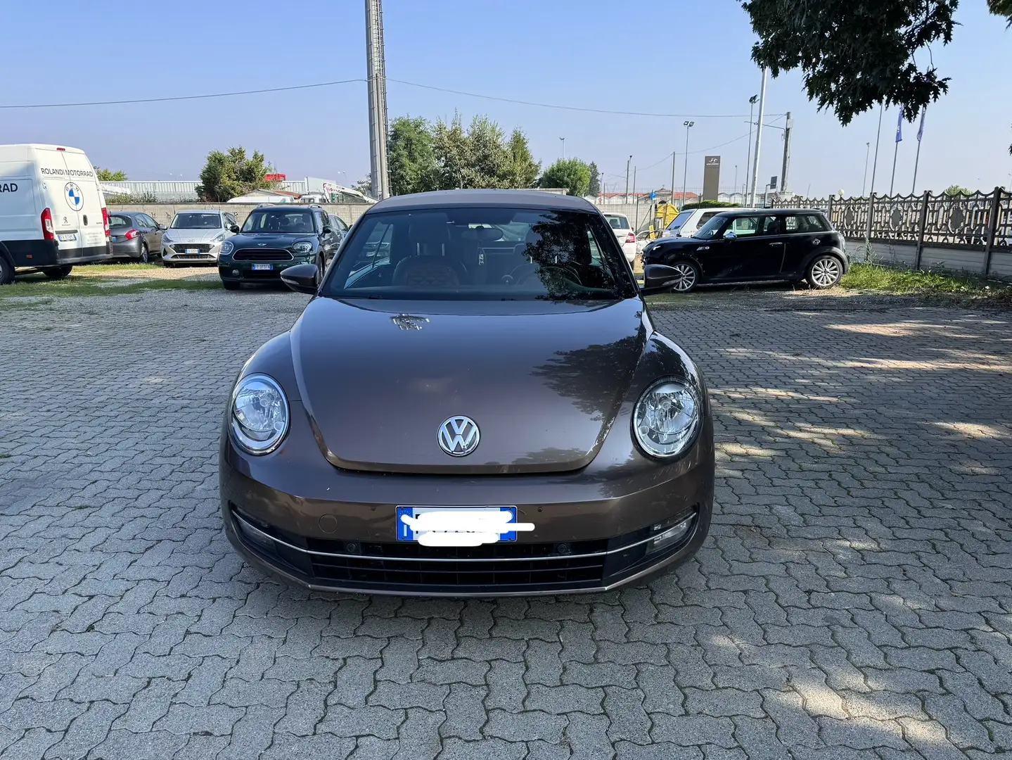 Volkswagen Maggiolino Maggiolino 2011 Cabrio Cabrio 1.6 tdi Design 105cv Marrone - 1