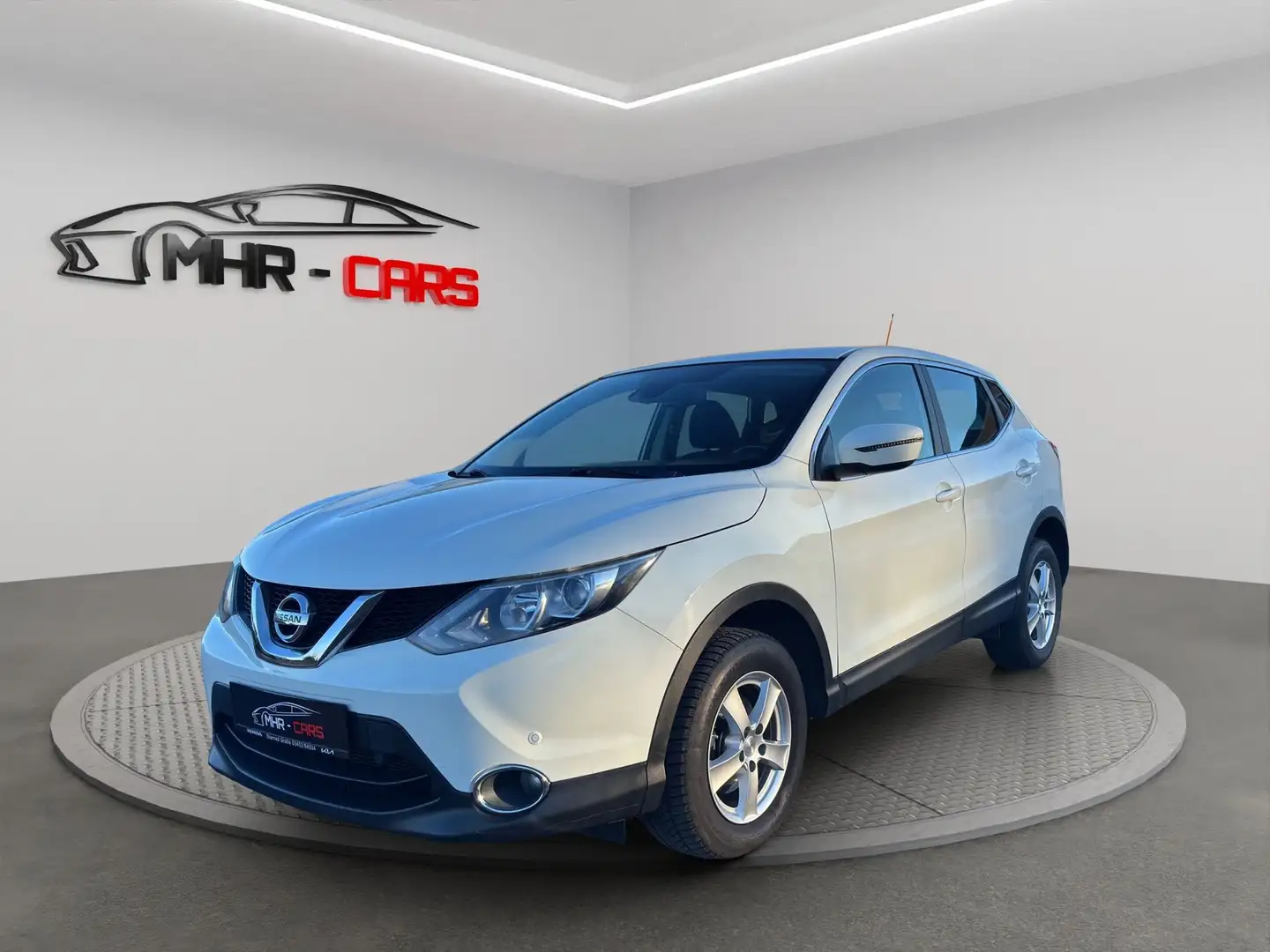 Nissan Qashqai 1.2 DIG-T Visia Weiß - 1