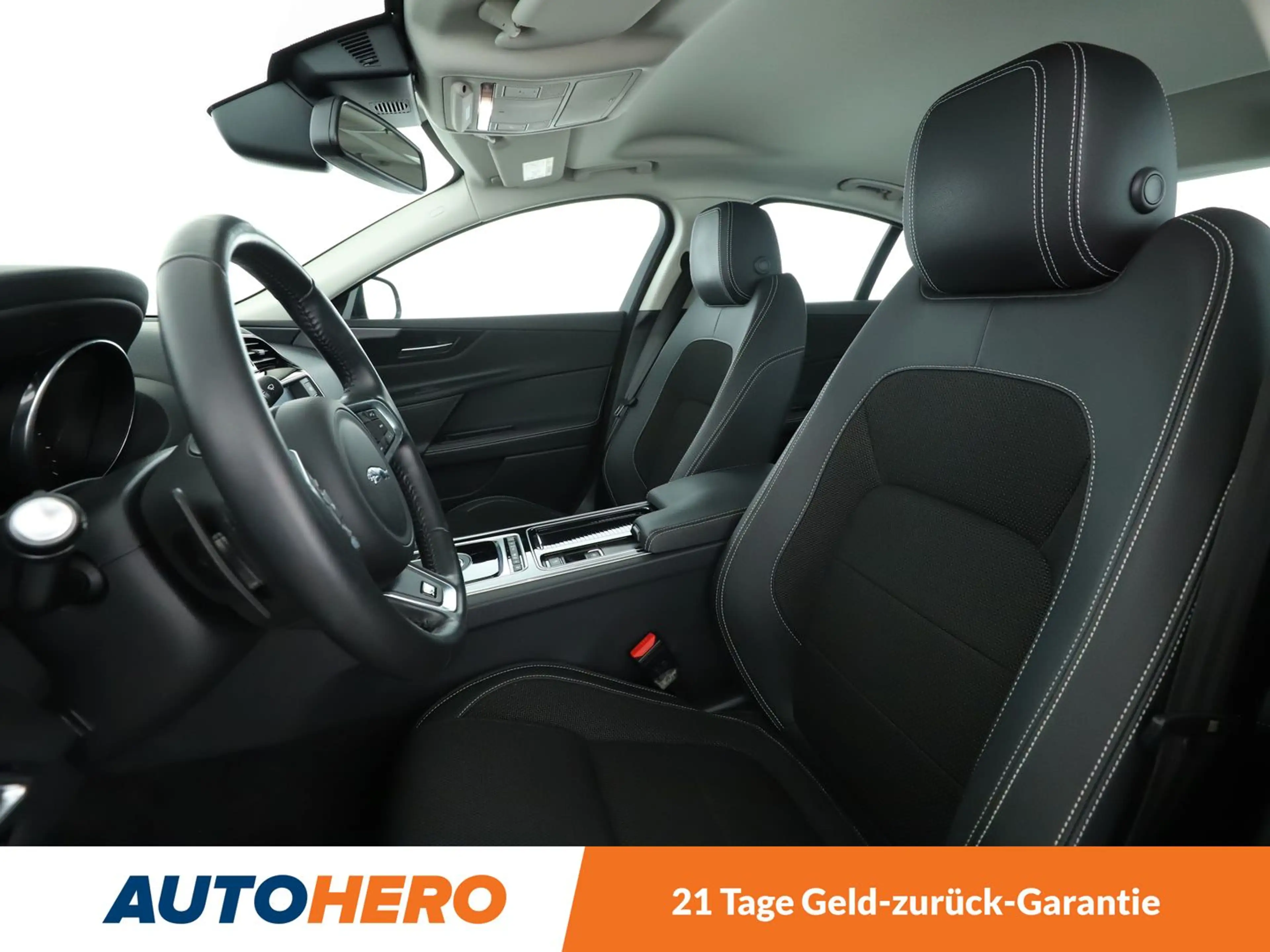 Jaguar XE 25t R-Sport Aut.*NAVI*BI-XENON*TEMPO*CAM*PDC* — photo 10