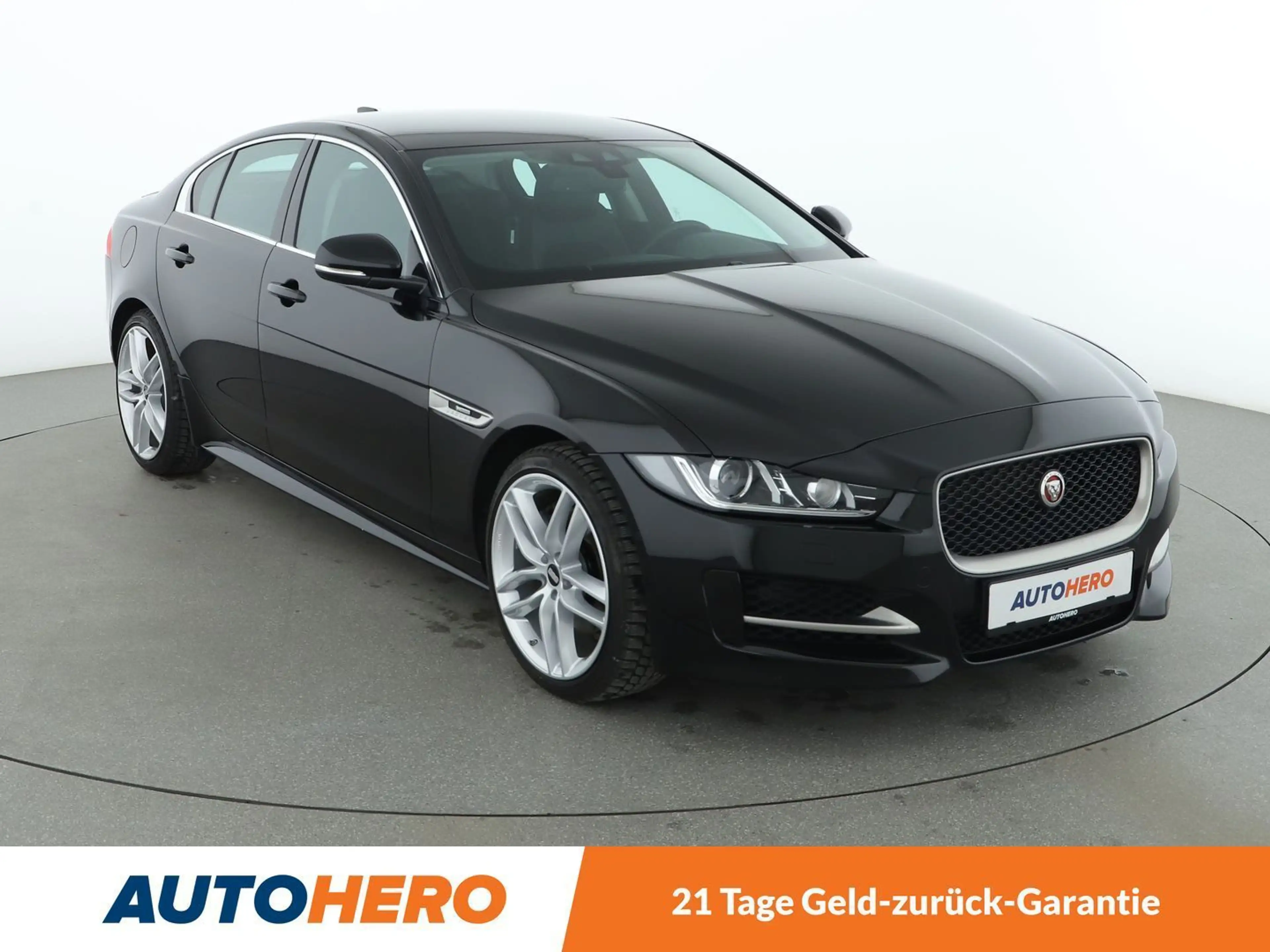 Jaguar XE 25t R-Sport Aut.*NAVI*BI-XENON*TEMPO*CAM*PDC* — photo 8