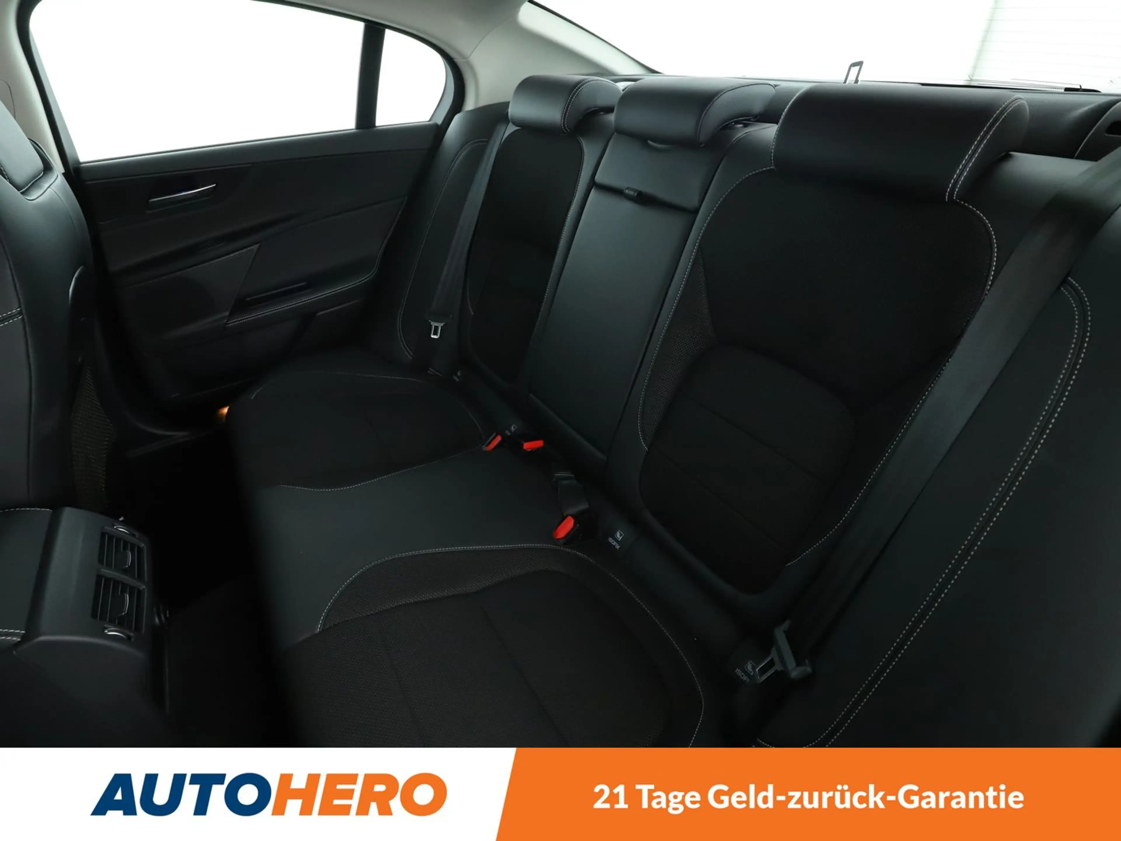 Jaguar XE 25t R-Sport Aut.*NAVI*BI-XENON*TEMPO*CAM*PDC* — photo 15