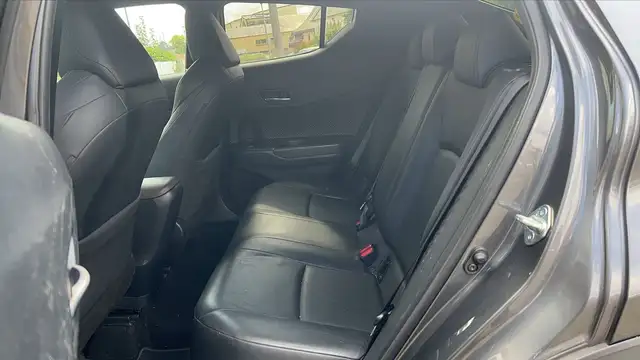 Toyota C-HR view 9