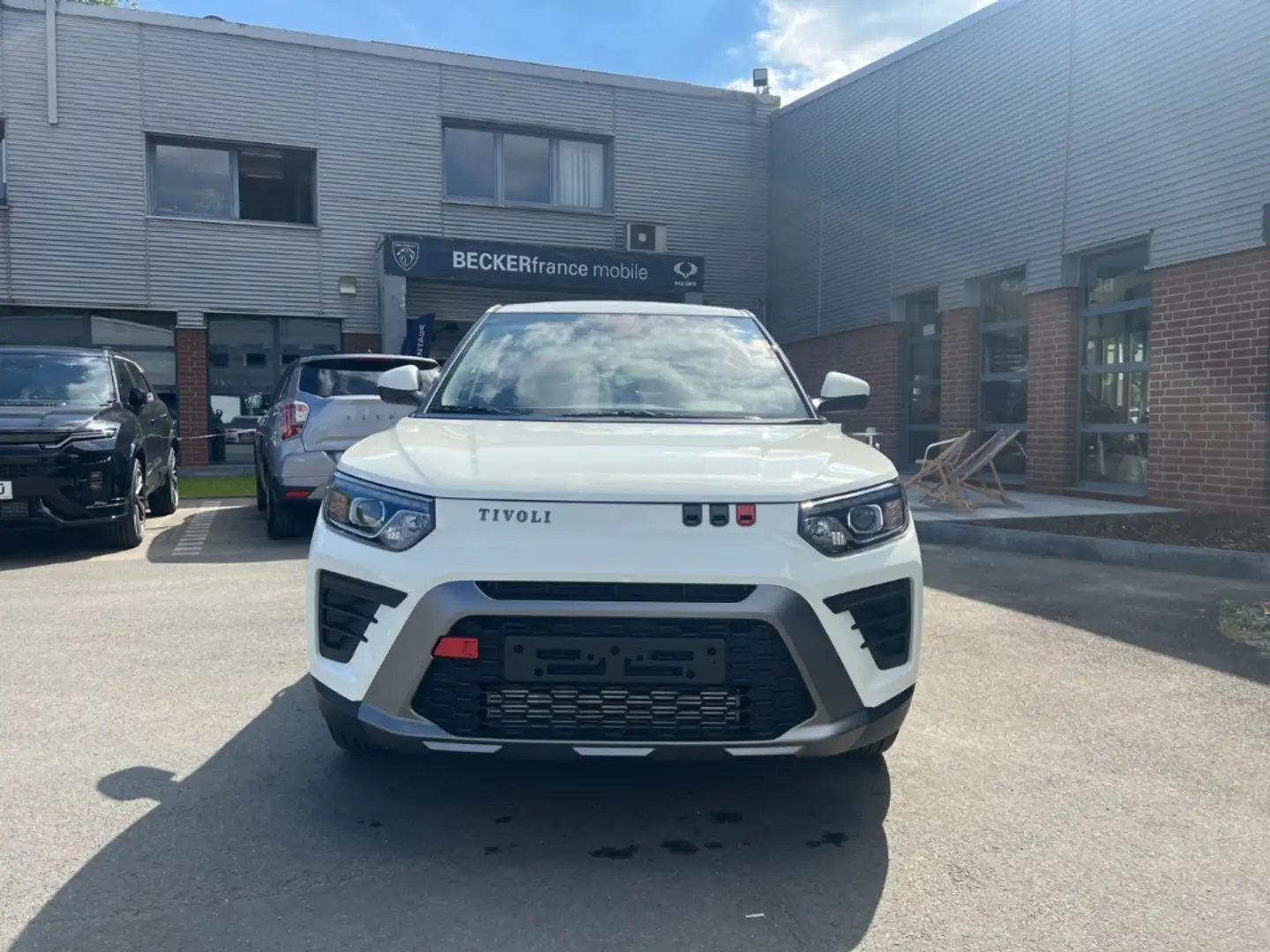KGM Tivoli 1.5 Nomad *SONDERMODELL*Navi*Apple CarPlay*Android Alb - 2
