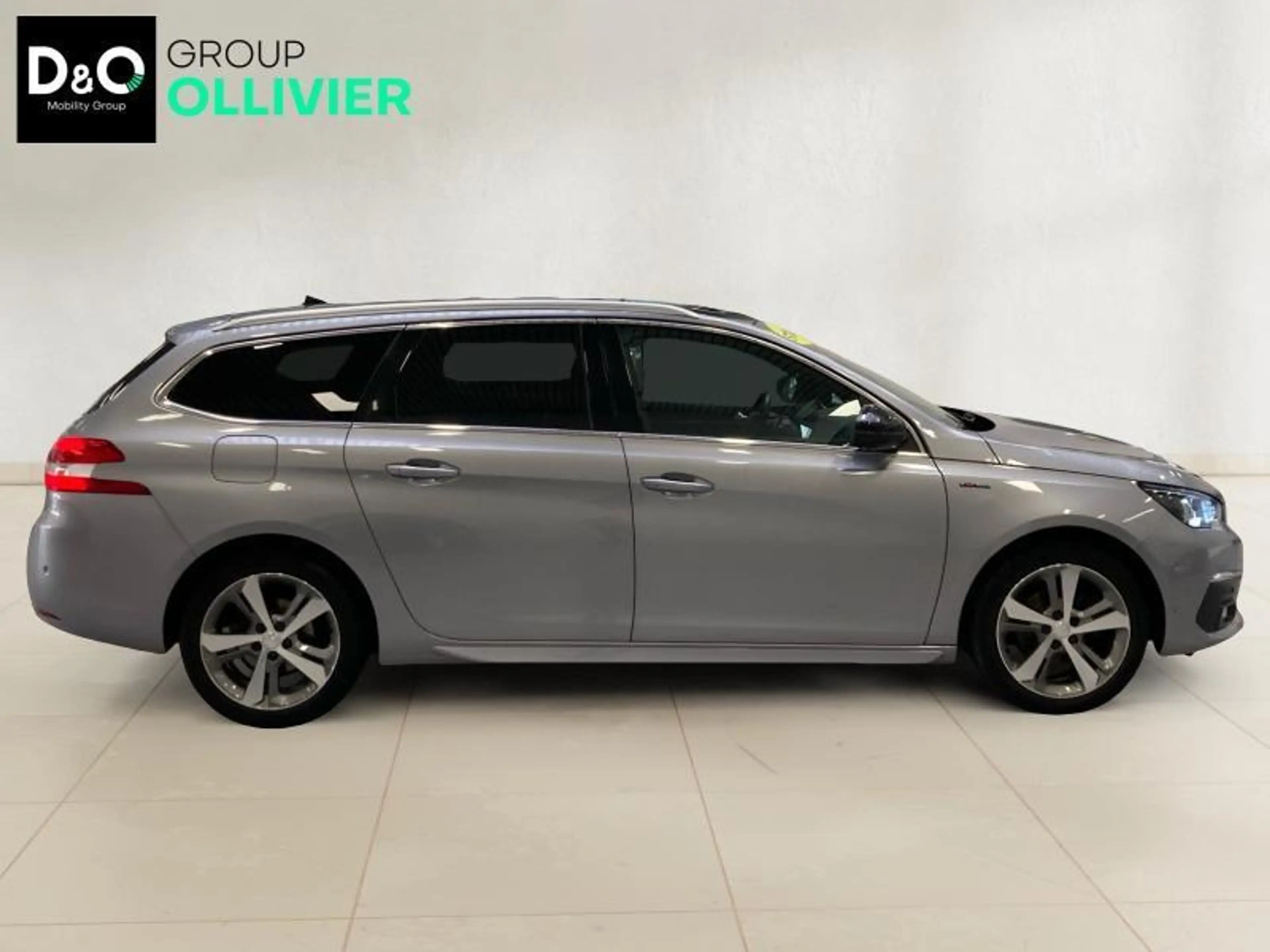 Peugeot 308 II SW GT Line *TOIT PANO/NAVI/CAMERA* — photo 8