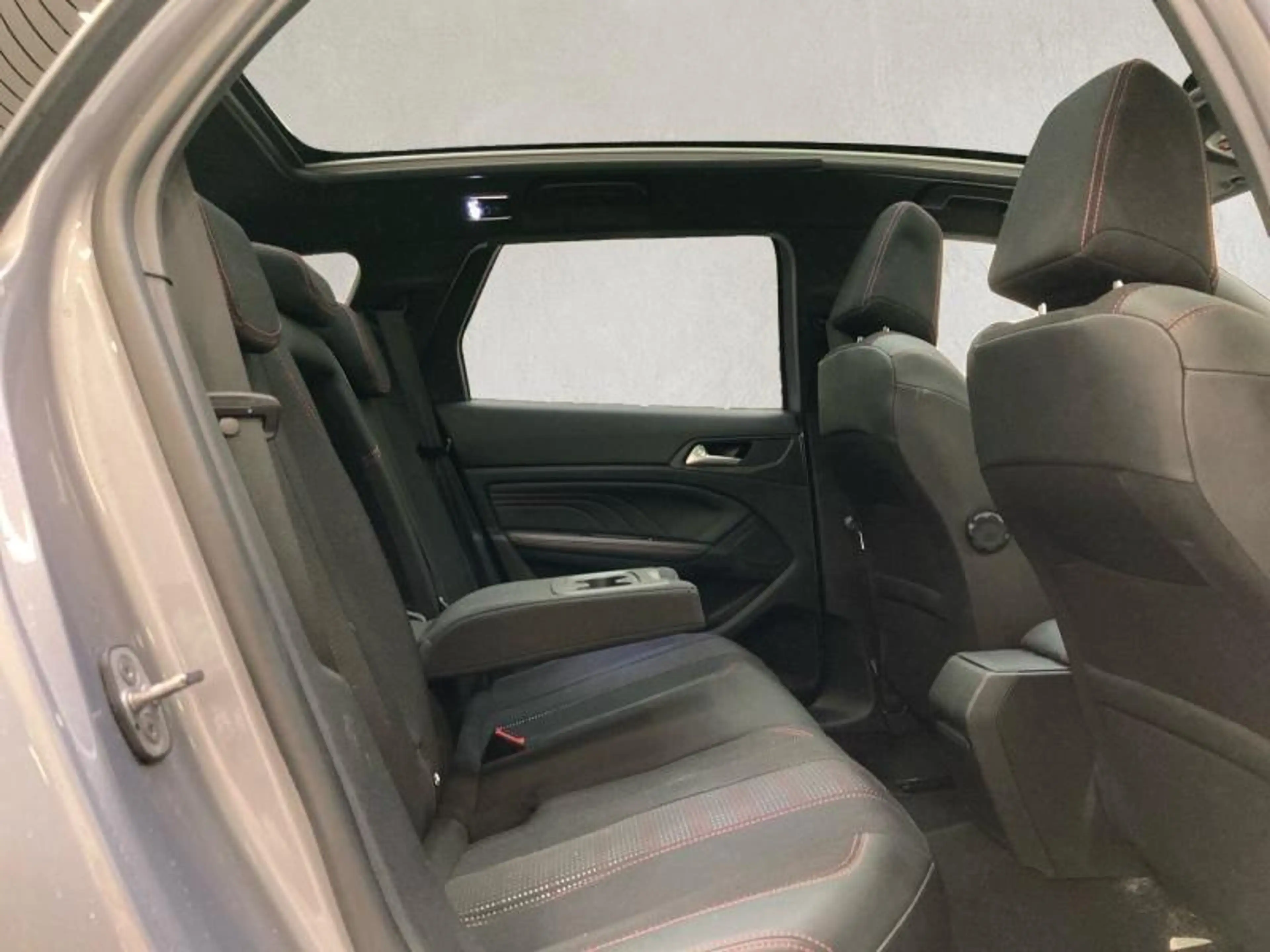 Peugeot 308 II SW GT Line *TOIT PANO/NAVI/CAMERA* — photo 14