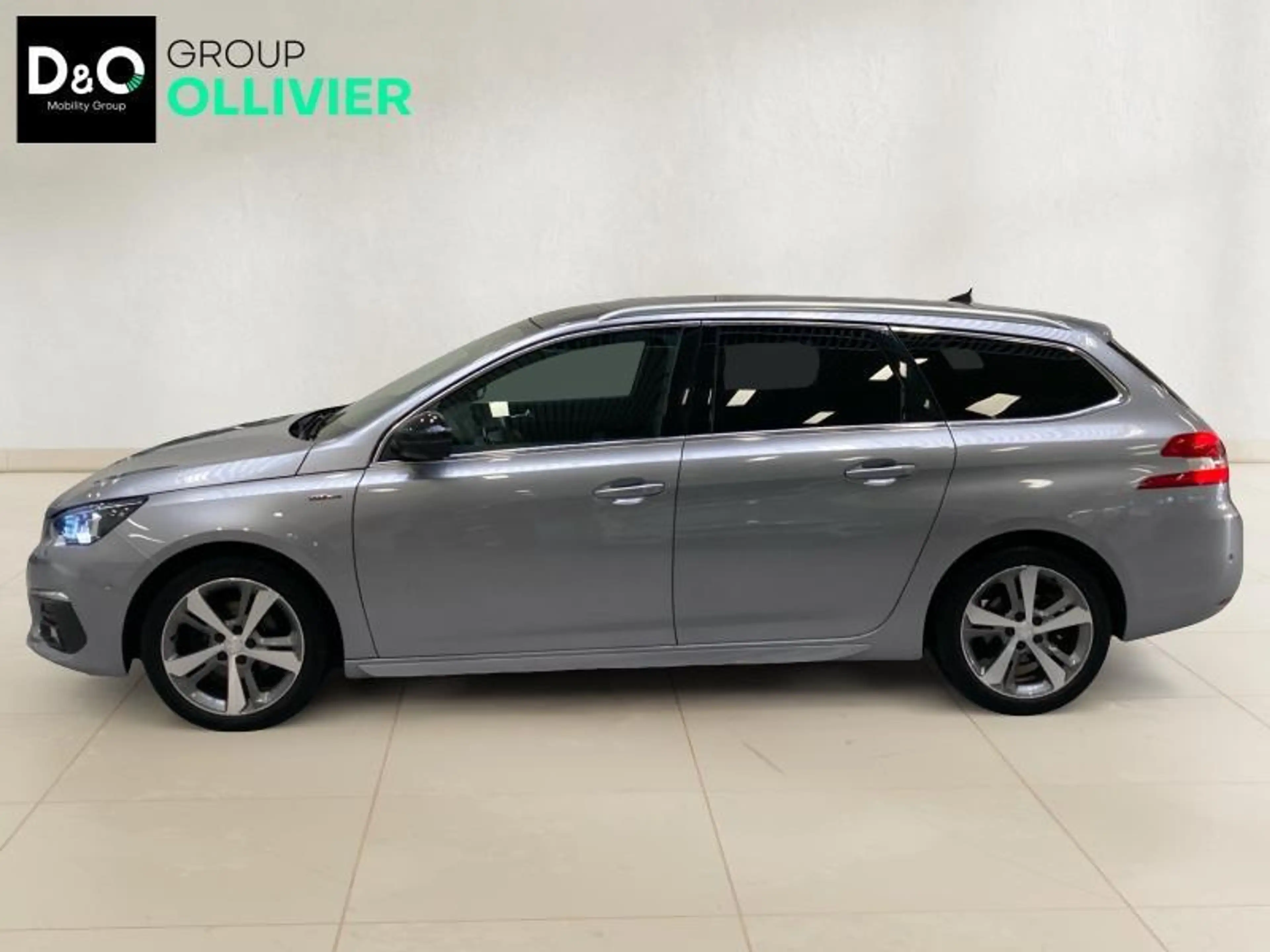 Peugeot 308 II SW GT Line *TOIT PANO/NAVI/CAMERA* — photo 4