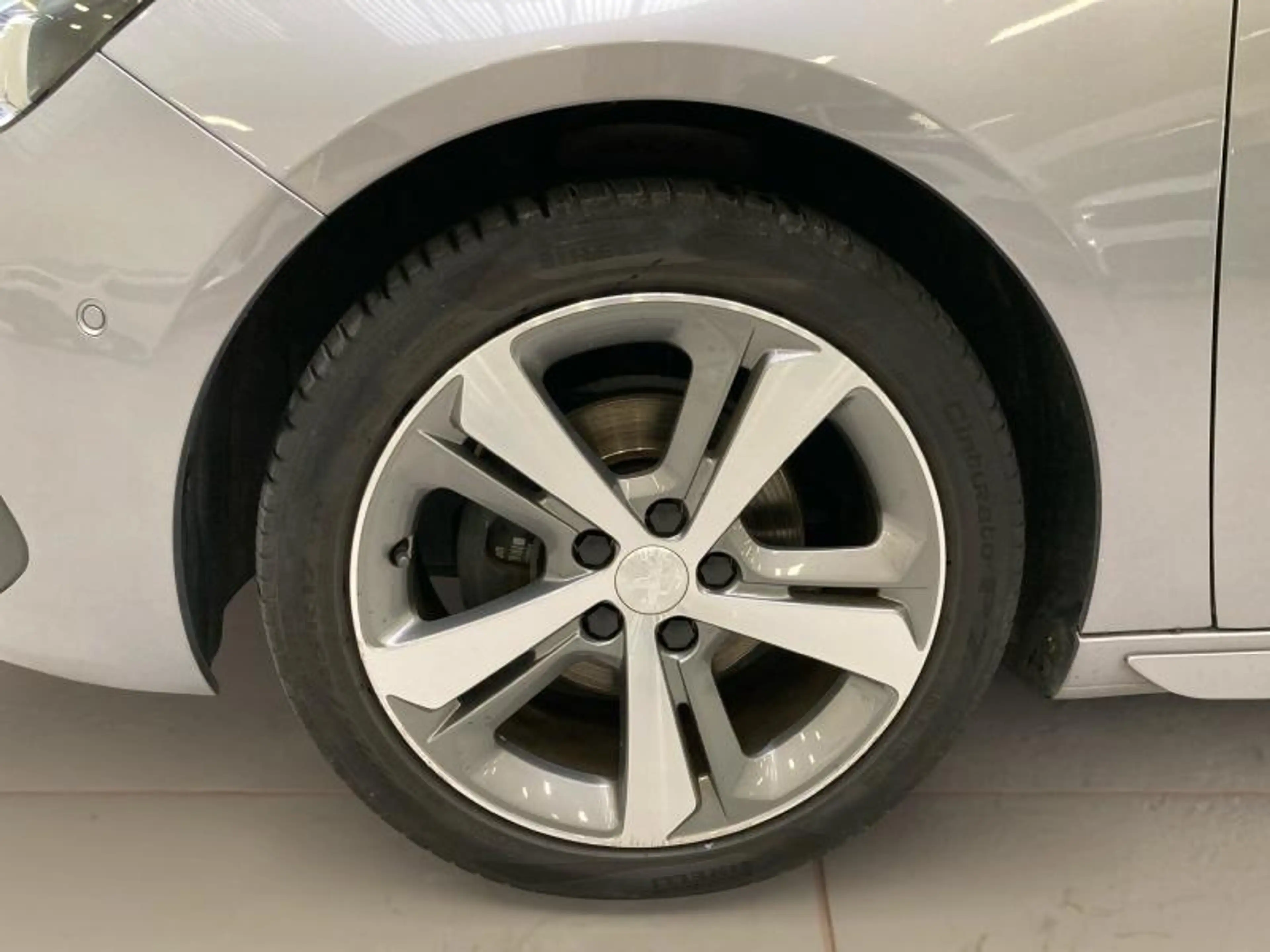 Peugeot 308 II SW GT Line *TOIT PANO/NAVI/CAMERA* — photo 9