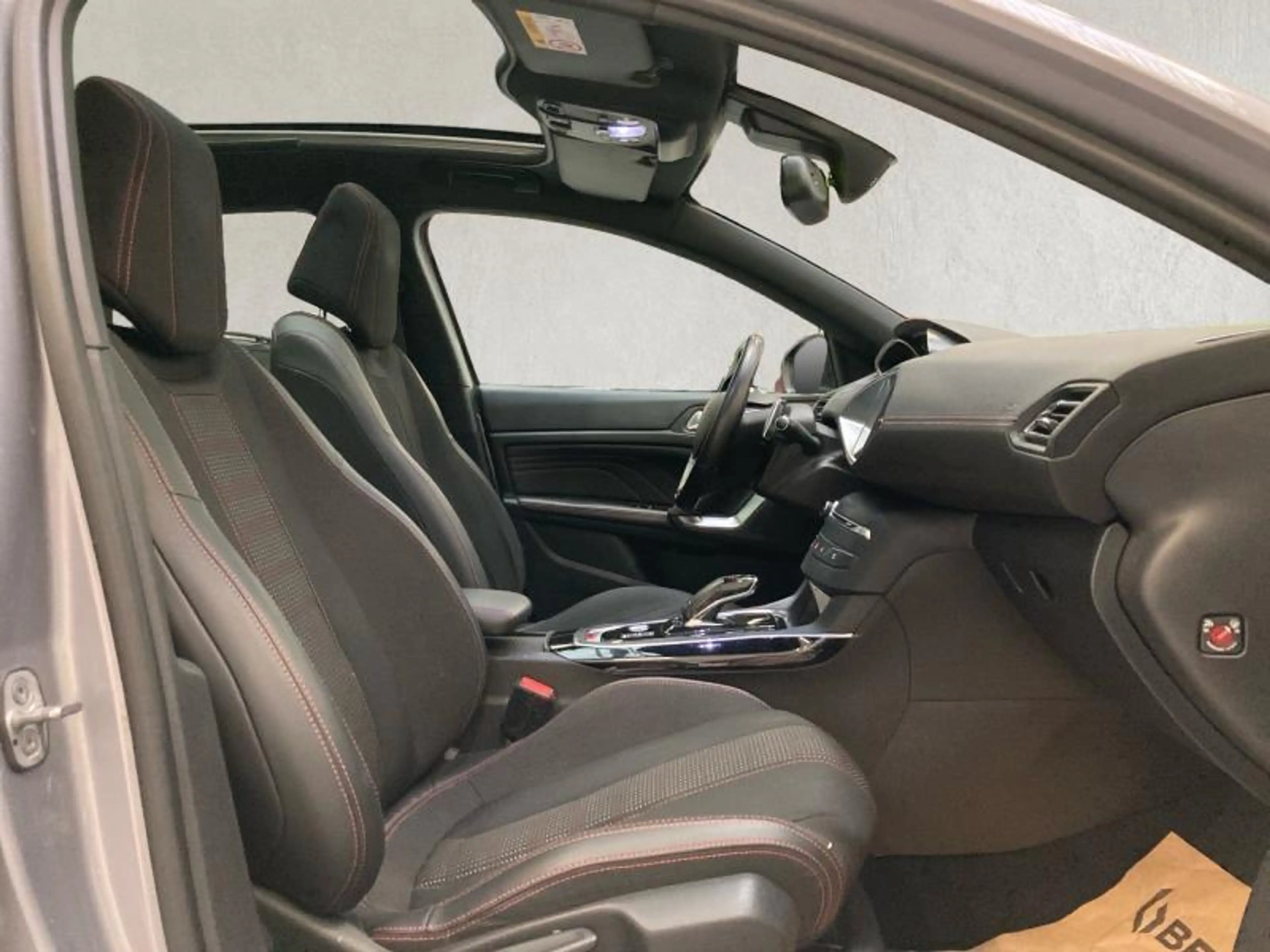 Peugeot 308 II SW GT Line *TOIT PANO/NAVI/CAMERA* — photo 13