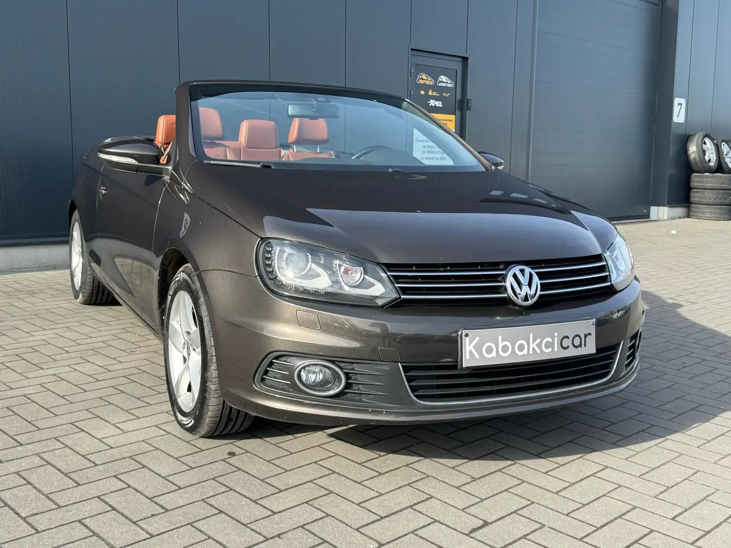 Volkswagen Eos 2.0 CR TDi // GPS // CUIR // XENON // LED // Hnědá - 1