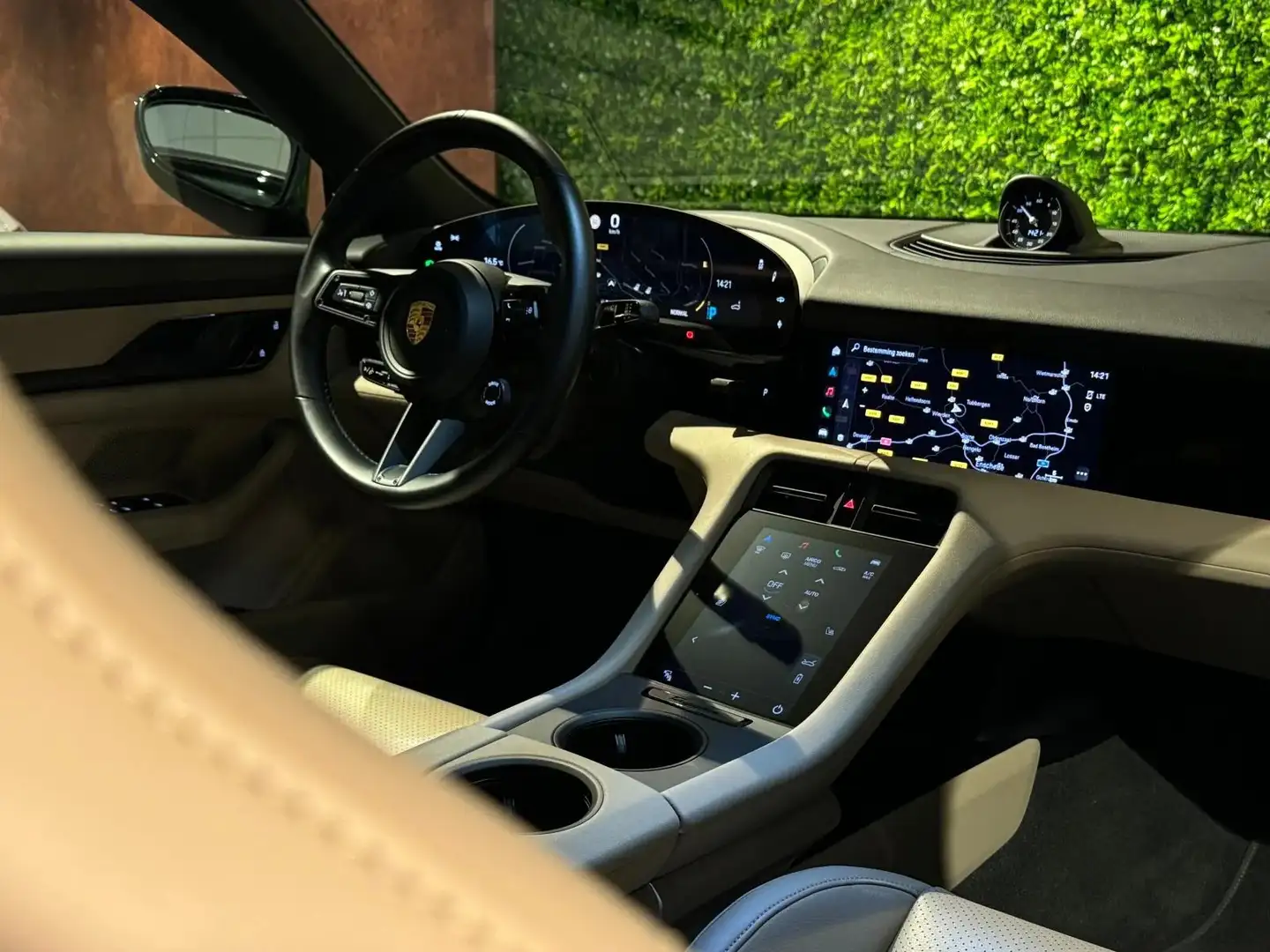 Porsche Taycan 4S Performance 84 kWh Grijs - 2