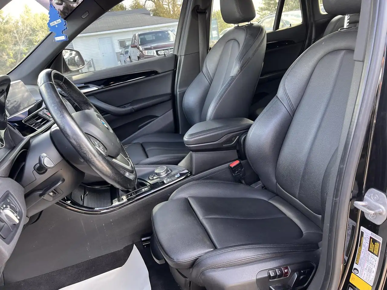 BMW X1 снимка BMW X1