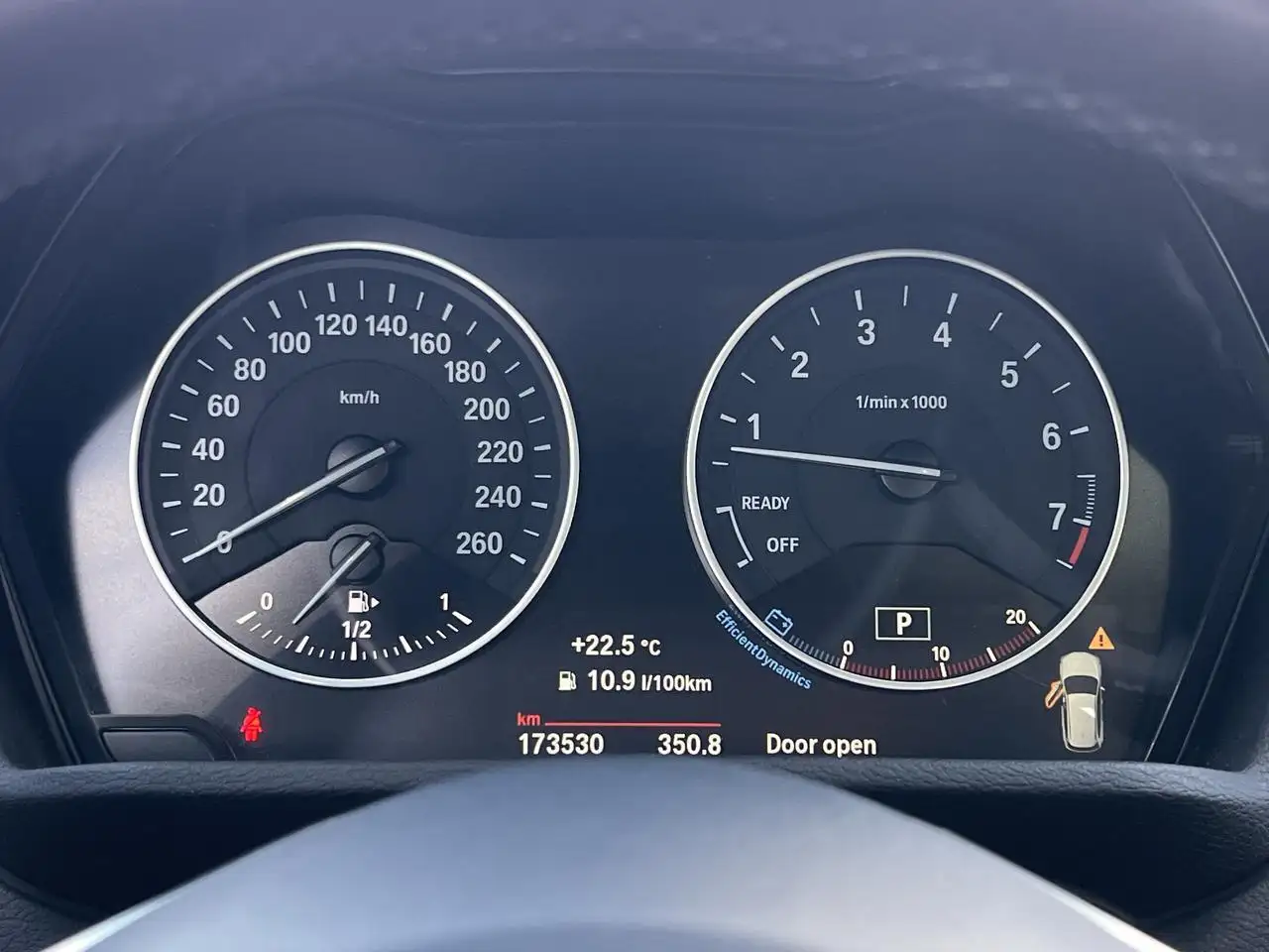BMW X1 снимка BMW X1