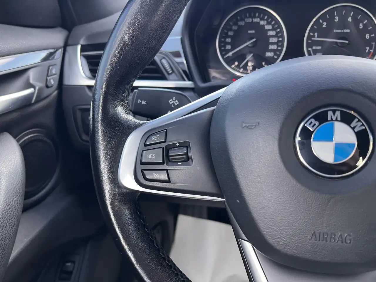BMW X1 снимка BMW X1