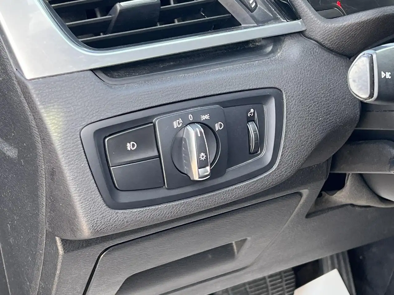BMW X1 снимка BMW X1