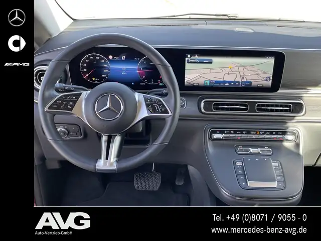 Mercedes-Benz V-Class view 11