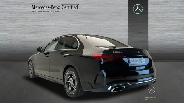 Mercedes-Benz 220 view 4