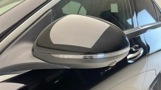 Mercedes-Benz 220 view 14